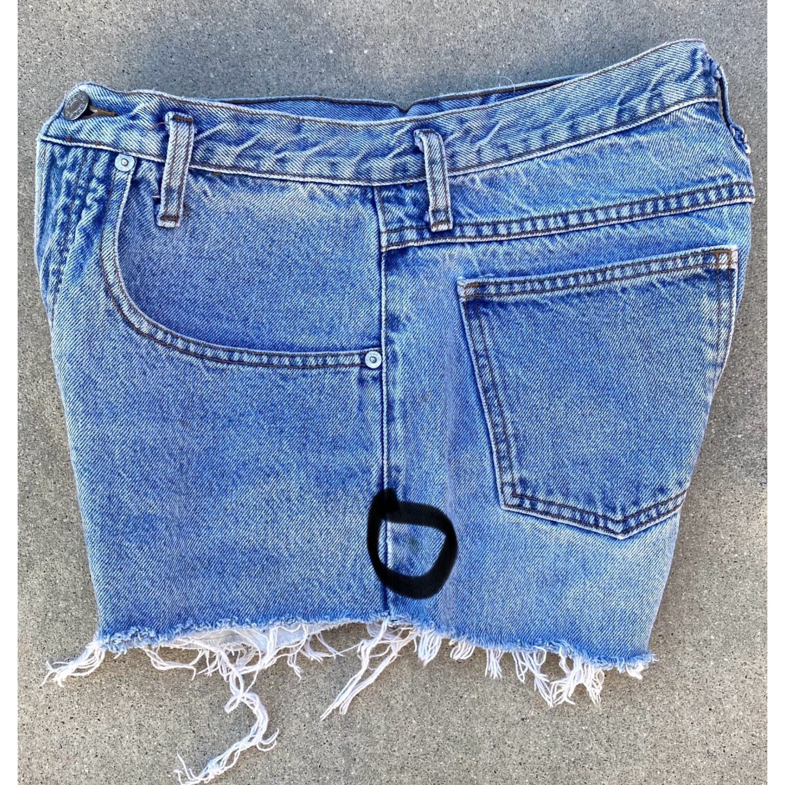 Guess VINTAGE GUESS Denim Shorts Button Fly Cut-Off 31 in Waist Blue Women's 80s 90s Casual Pockets Frayed Hem Rise High Womens Size 24" / US 00 / IT 34 - 6 Thumbnail