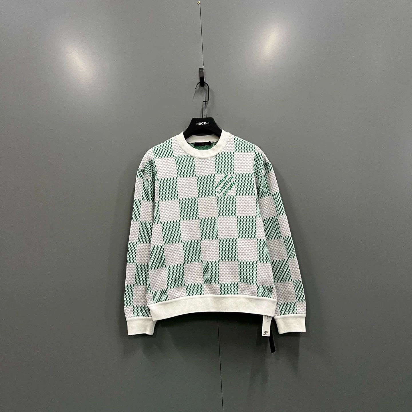 Louis Vuitton louis vuitton checkered logo sweatshirt size M Size US M / EU 48-50 / 2 - 1 Thumbnail