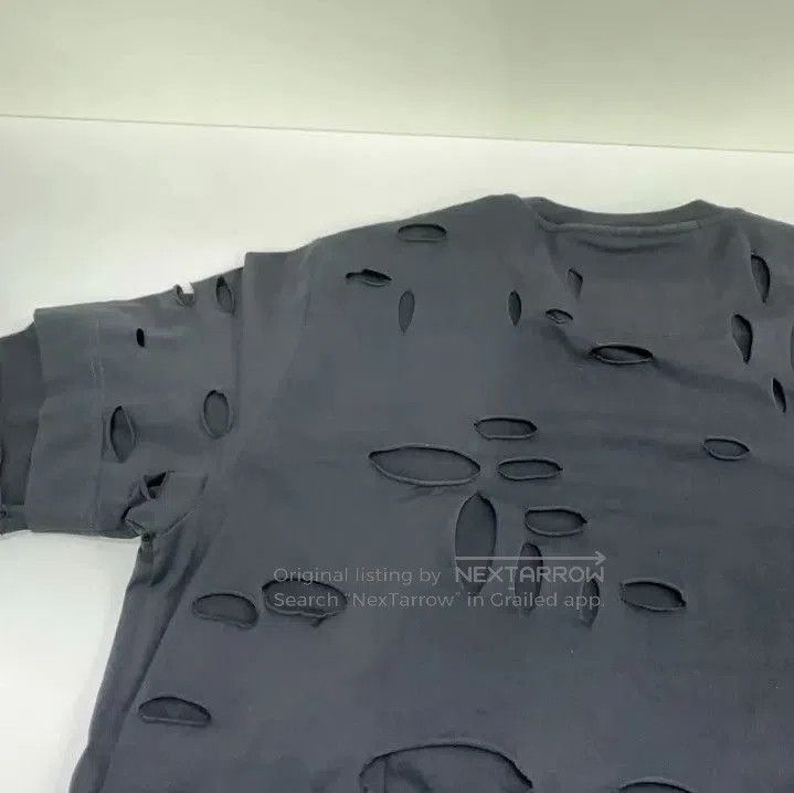 Givenchy Givenchy SS23 Logo Print Tear Detail Short Sleeve T-shirt. Size US S / EU 44-46 / 1 - 8 Thumbnail