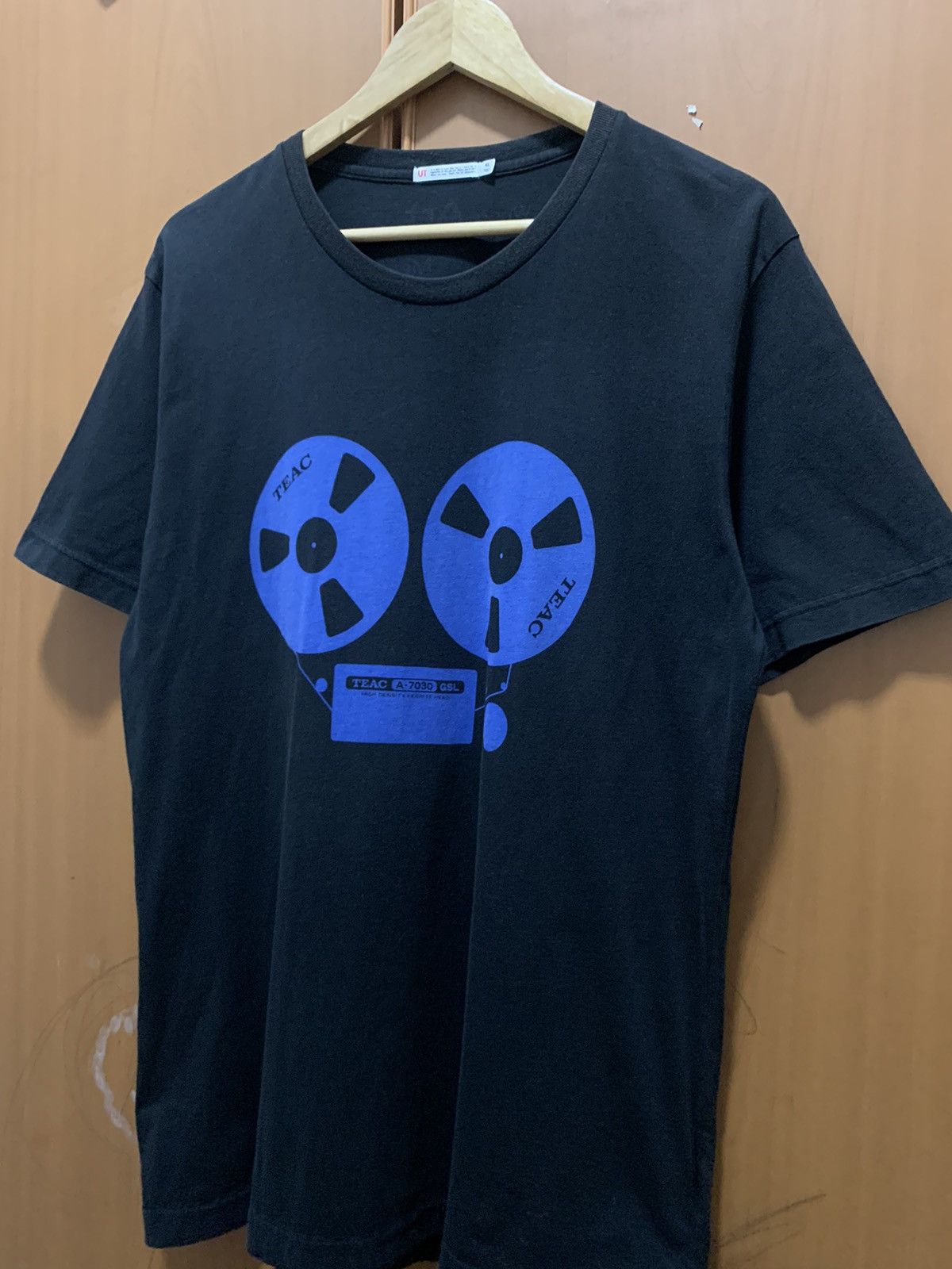Uniqlo Uniclo TEAC A-7030 GSL Graphic Tee Size US XL / EU 56 / 4 - 2 Thumbnail