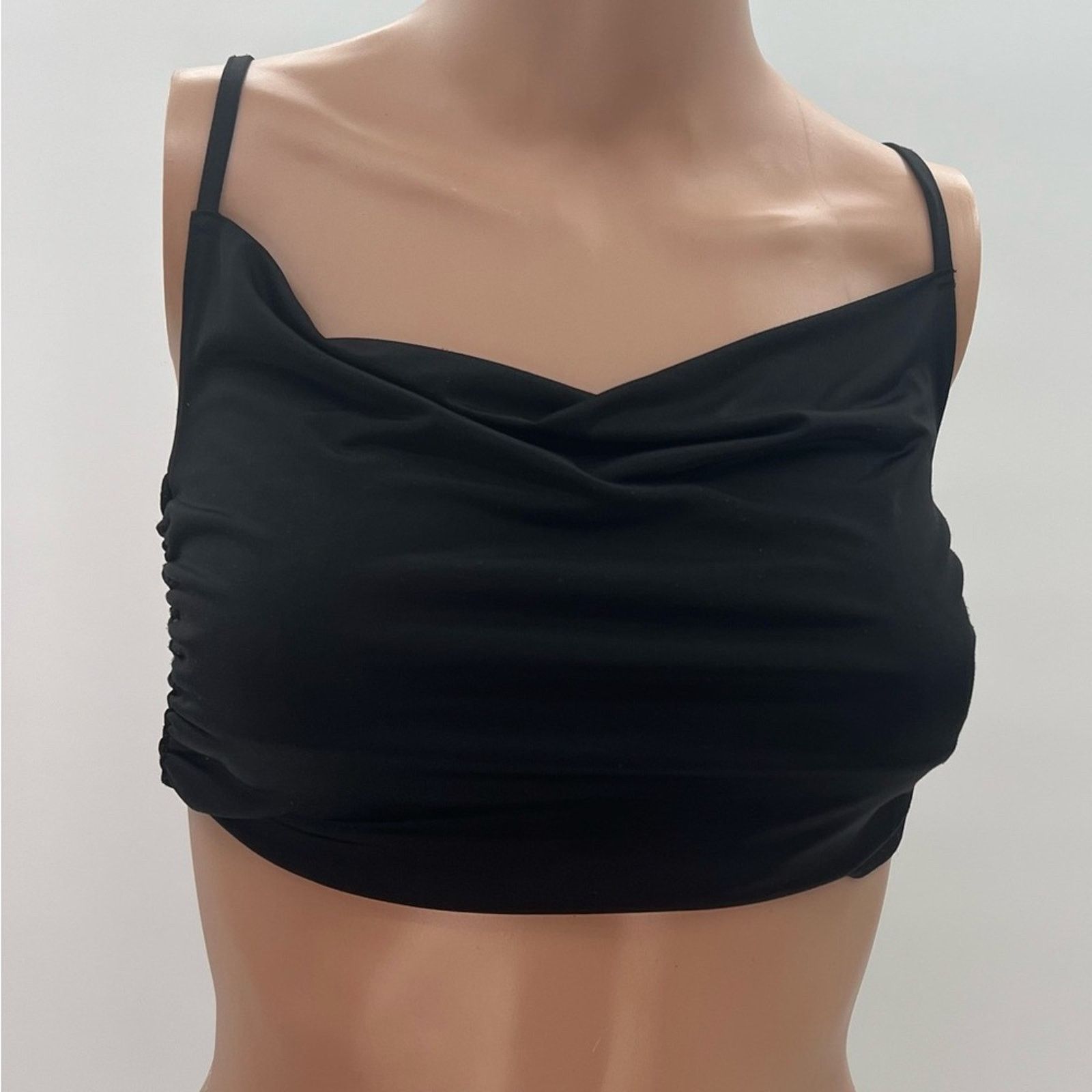 Urban Outfitters Urban Outfitters Black Crop Top Size S / US 4 / IT 40 - 2 Thumbnail