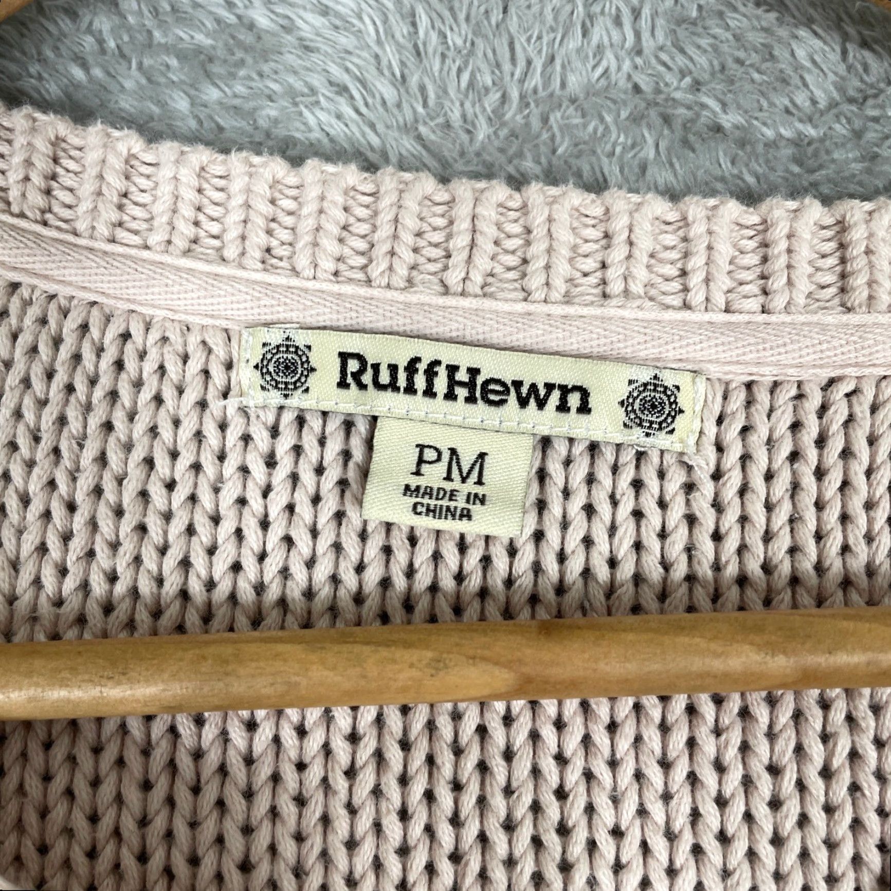 Vintage VINTAGE RuffHewn Sweater Womens Medium Pink Cable Knit Henley High Low Pullover Cozy Size M / US 6-8 / IT 42-44 - 4 Thumbnail