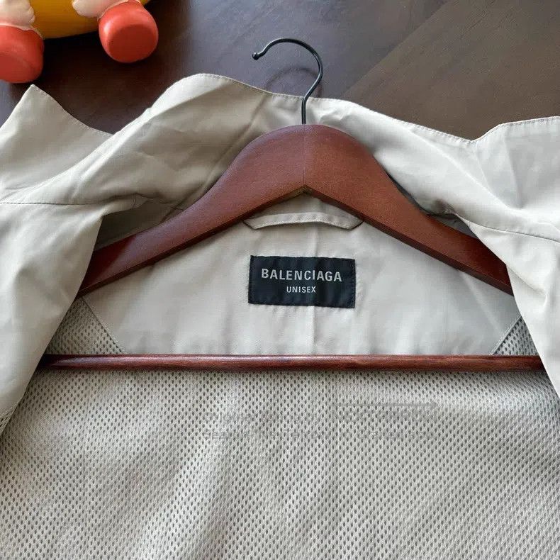 Balenciaga Balenciaga Beige Windbreaker Jacket Size US XS / EU 42 / 0 - 6 Thumbnail