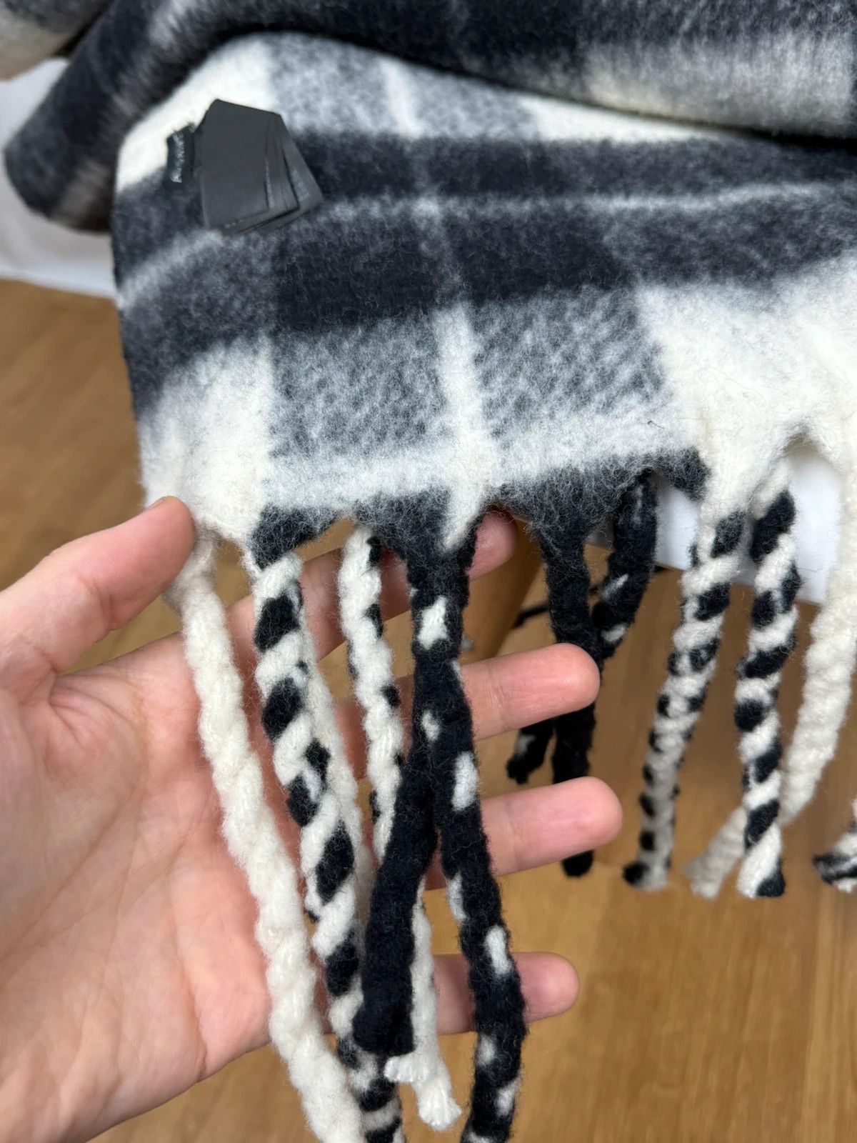 Allsaints Allsaints Brushed Check Shawl Plaid Scarf Wool Size ONE SIZE - 10 Thumbnail