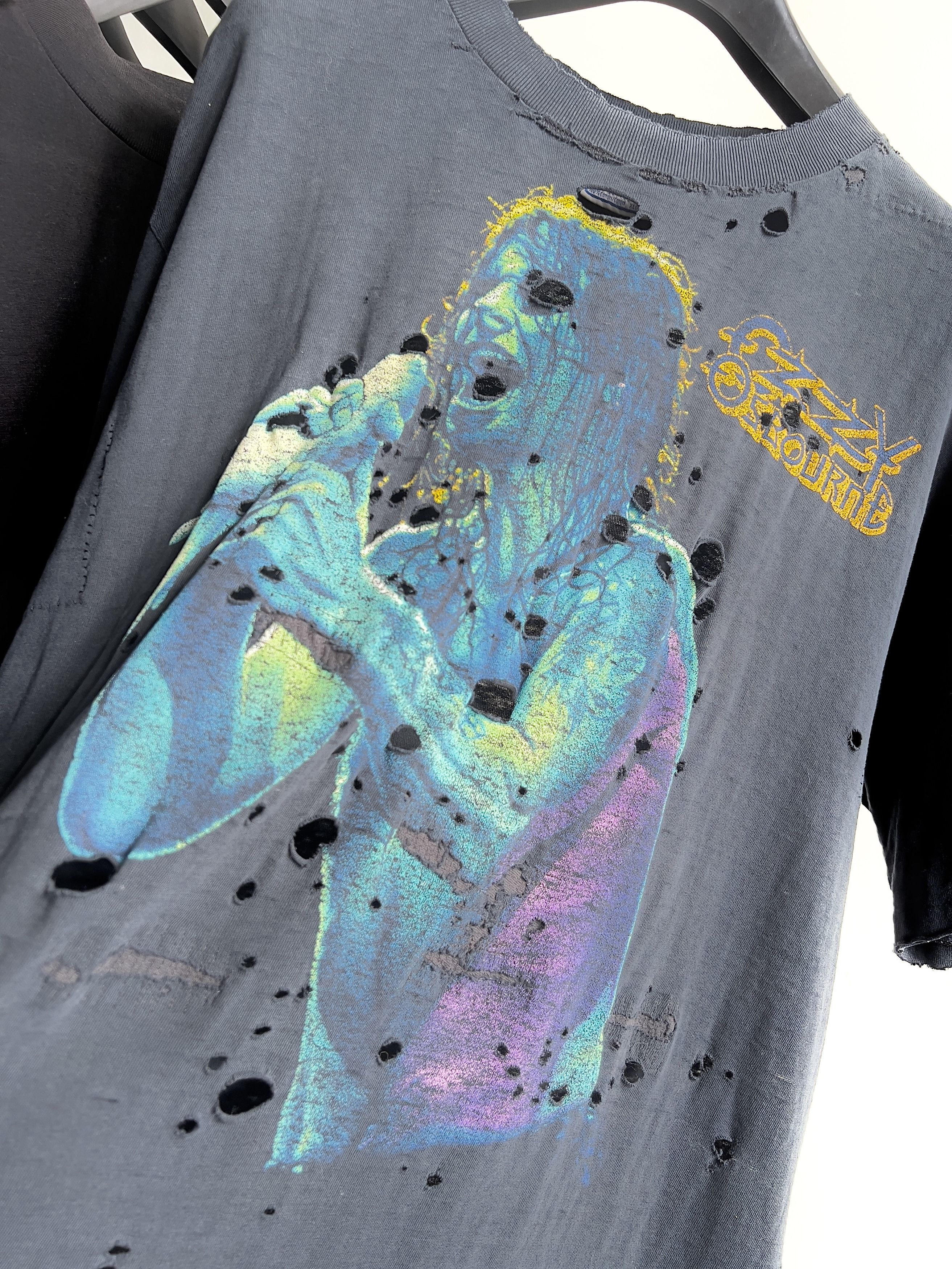 Band Tees Vintage Perfectly Thrashed 90s Ozzy Osbourne Revenge Tee Size US XL / EU 56 / 4 - 1 Thumbnail