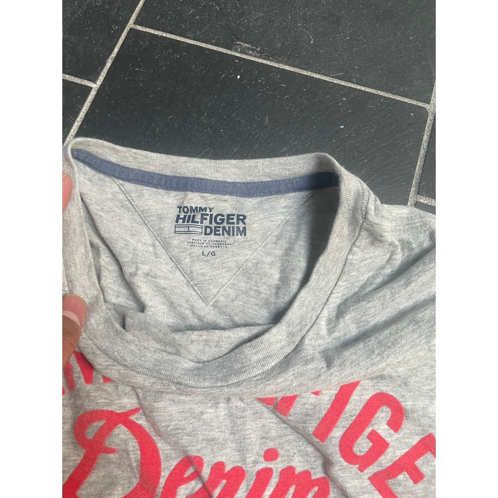 Tommy Hilfiger Tommy Hilfiger Denim New York Tshirt Grey Size Large Size US L / EU 52-54 / 3 - 3 Thumbnail