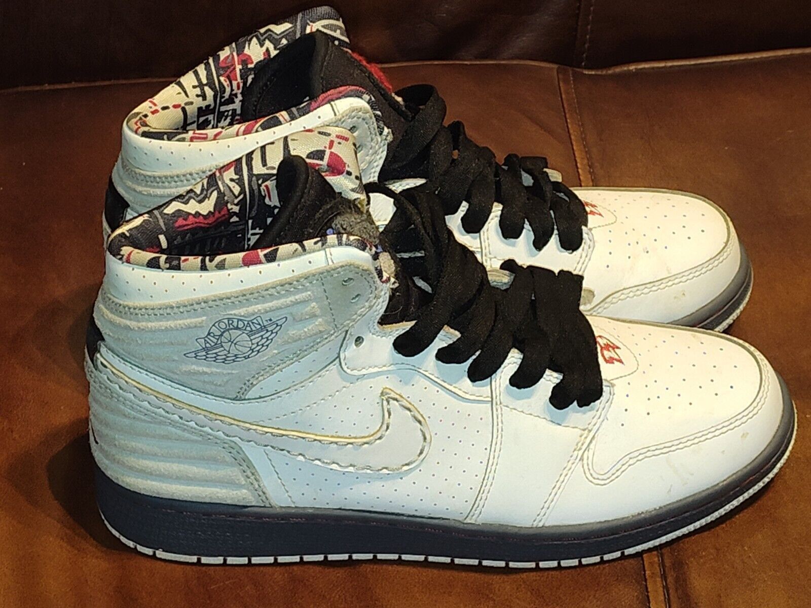 Nike 2012 AIR JORDAN RETRO 1 93 SPACE JAM BUGS BUNNY SZ 6y Size US 6 / EU 39 - 4 Thumbnail