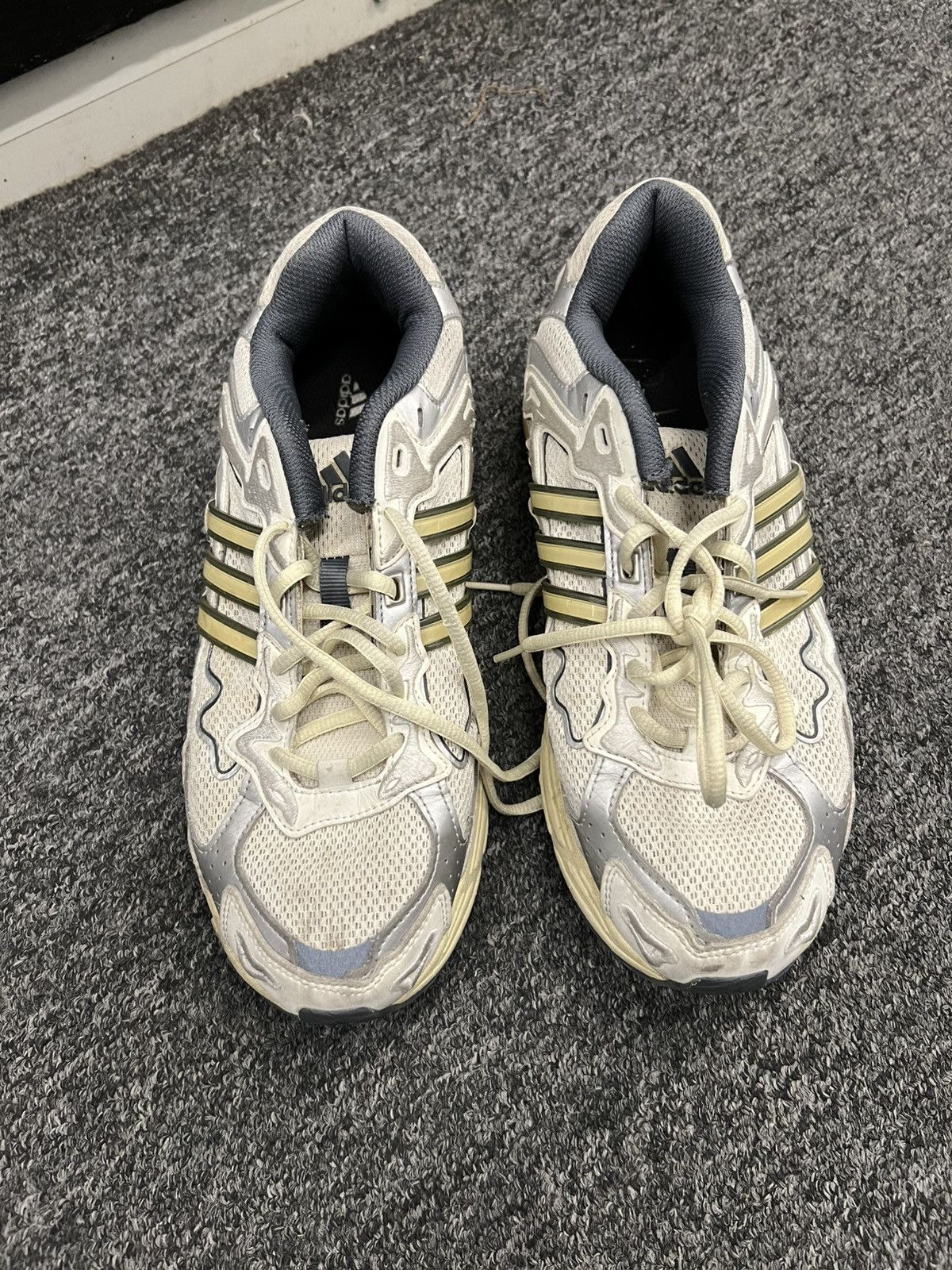 Adidas Bad bunny x adidas Size US 9.5 / EU 42-43 - 4 Thumbnail