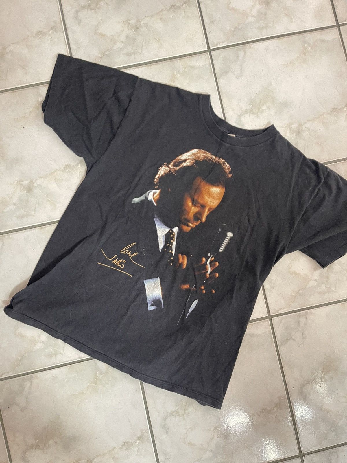 Vintage 1994 Julio Iglesias tee Size US L / EU 52-54 / 3 - 1 Thumbnail