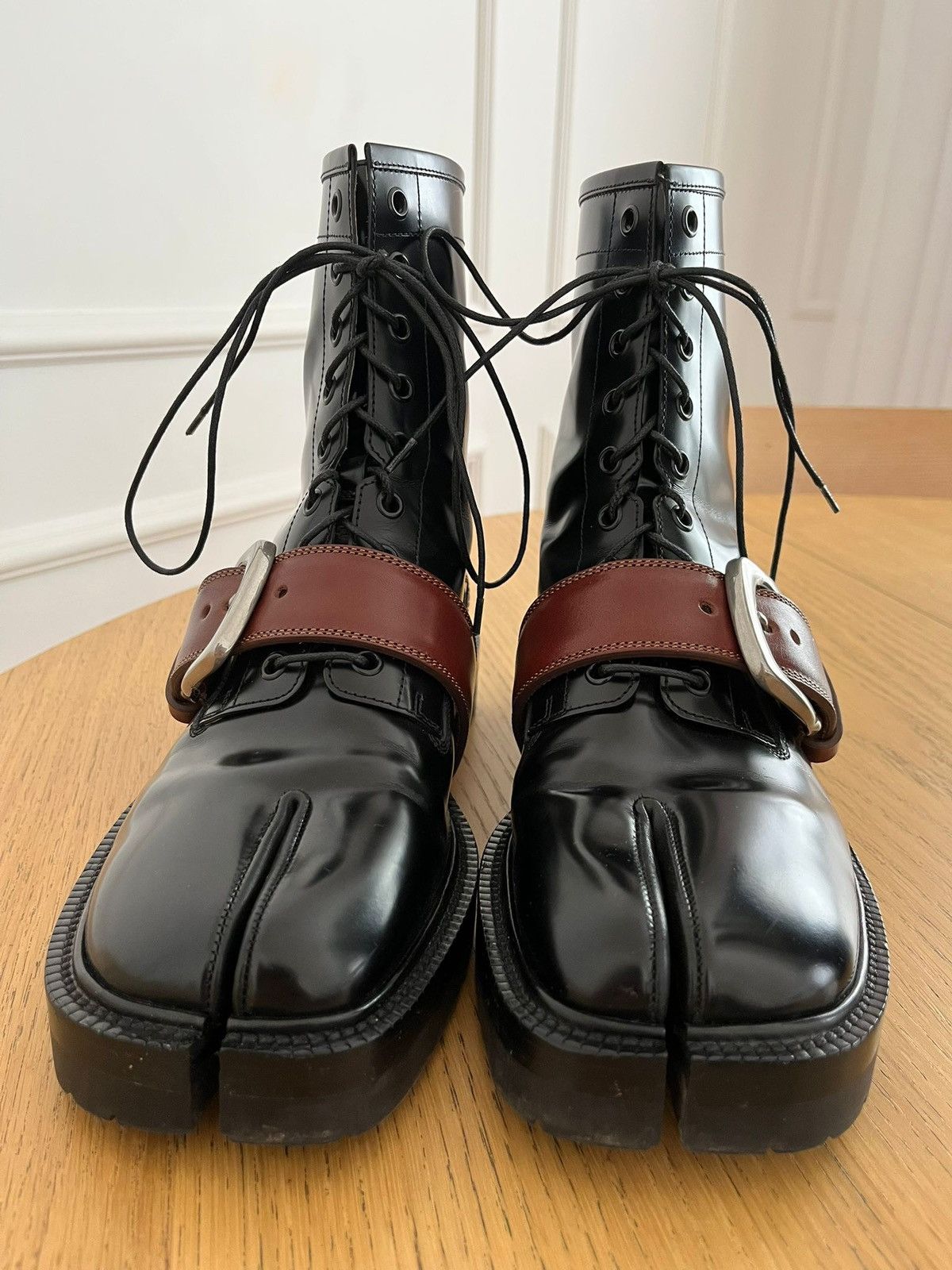 Maison Margiela Maison Marhiela Split Toe Tabi Boots with Buckle Size US 10 / IT 40 - 2 Thumbnail