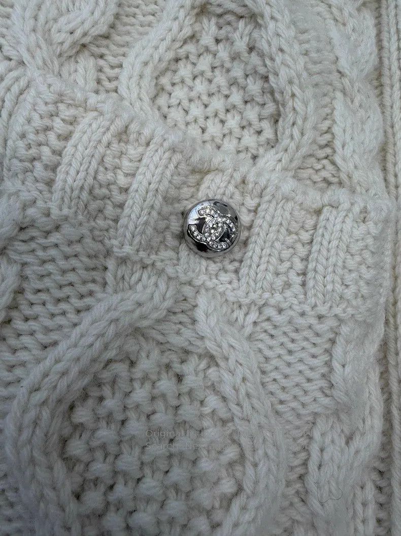 Chanel Chanel Ski series white wool zipper sweater coat Size XXS / US 00 / IT 34 - 3 Thumbnail