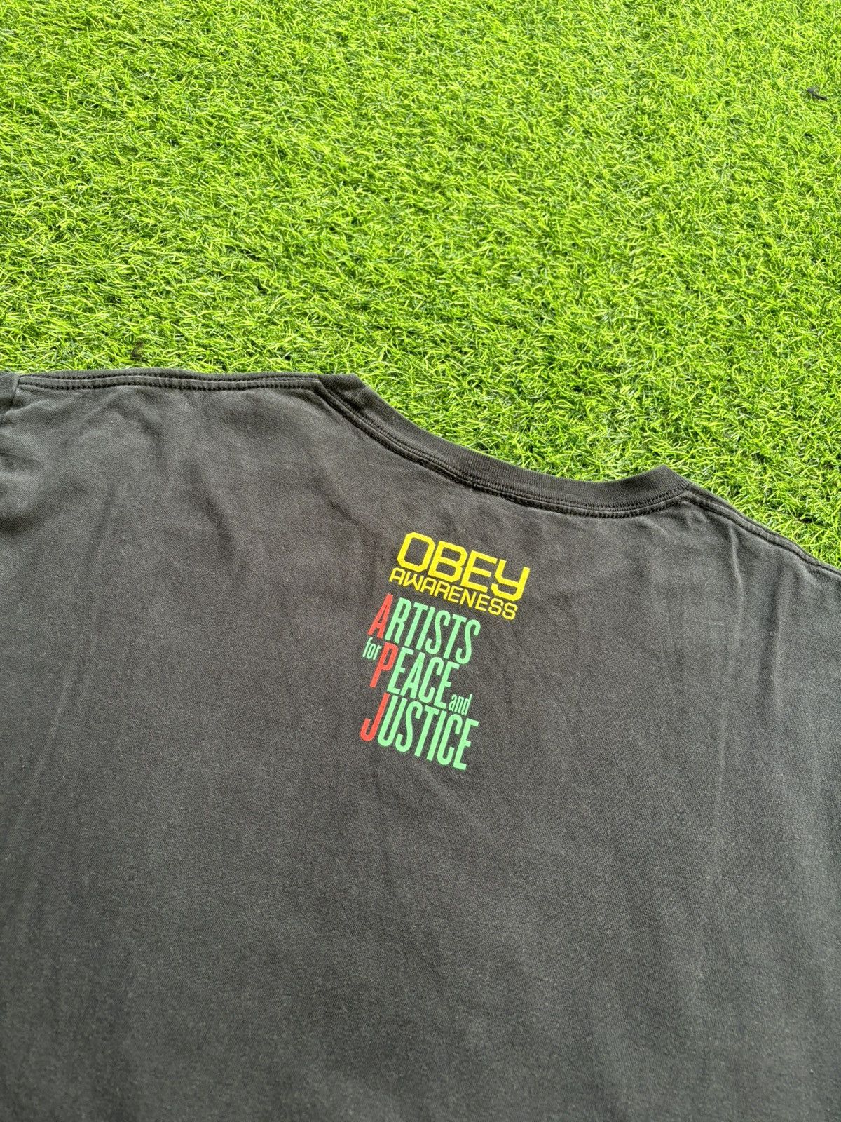 Obey Obey Awareness Artists Peace Phototee Size US L / EU 52-54 / 3 - 5 Thumbnail