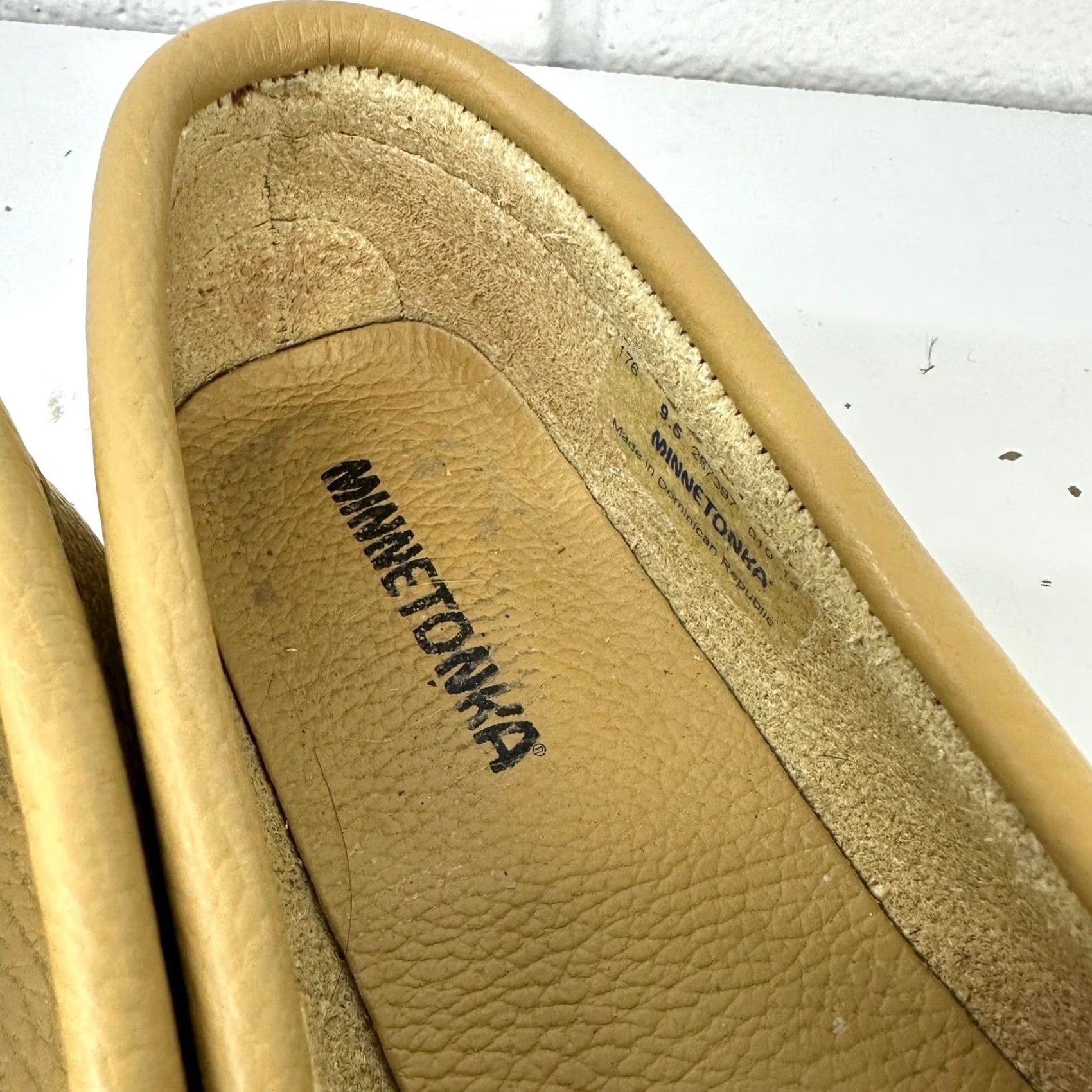 Minnetonka Minnetonka Moccasins Tan Thunderbird Beaded Leather Womens 9.5 Size US 10 / IT 40 - 4 Thumbnail