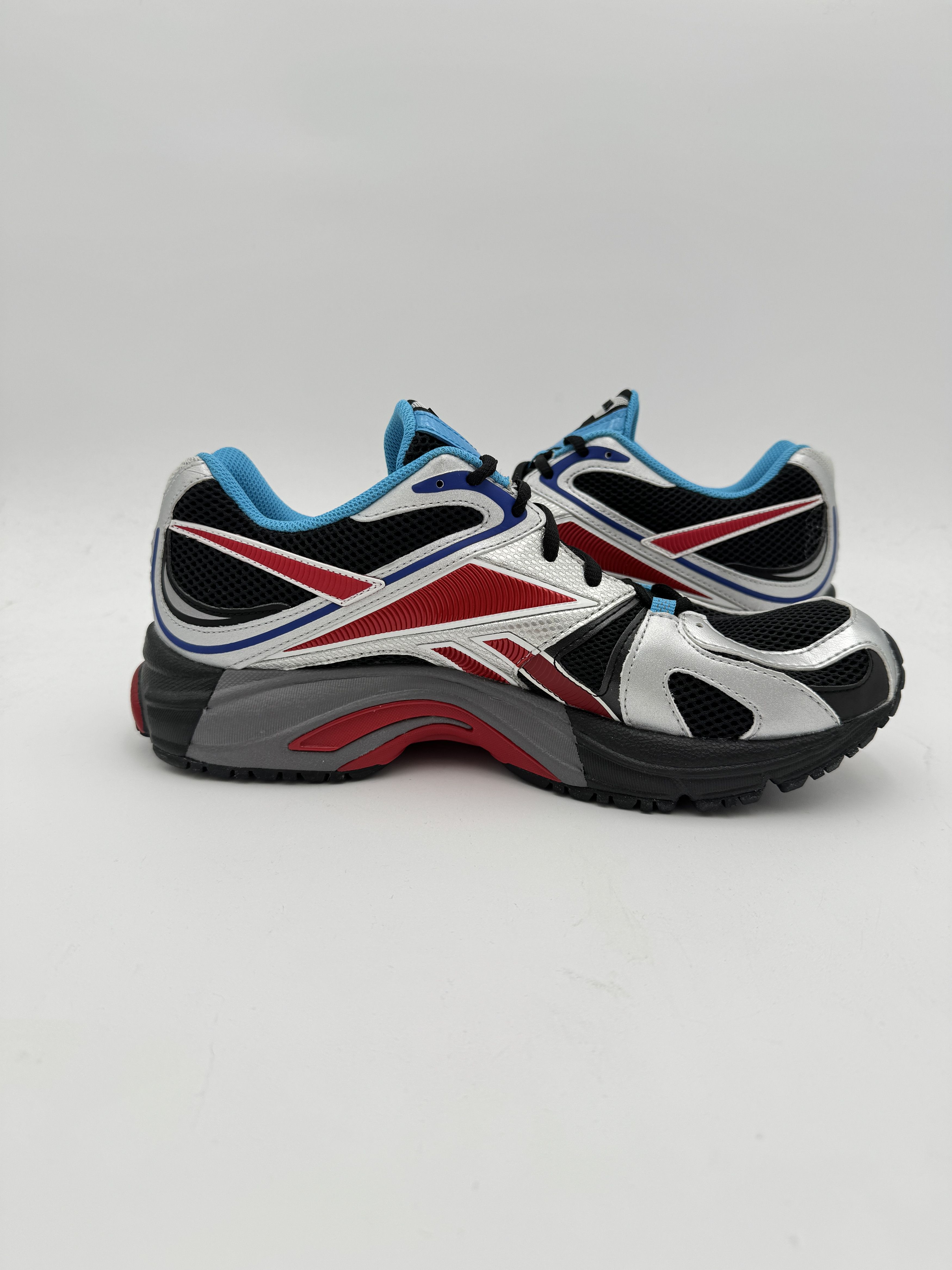 Reebok × Vetements Vetements Reebok Spike Runner 200 Black Silver Red Blue Size US 9 / EU 42 - 5 Thumbnail