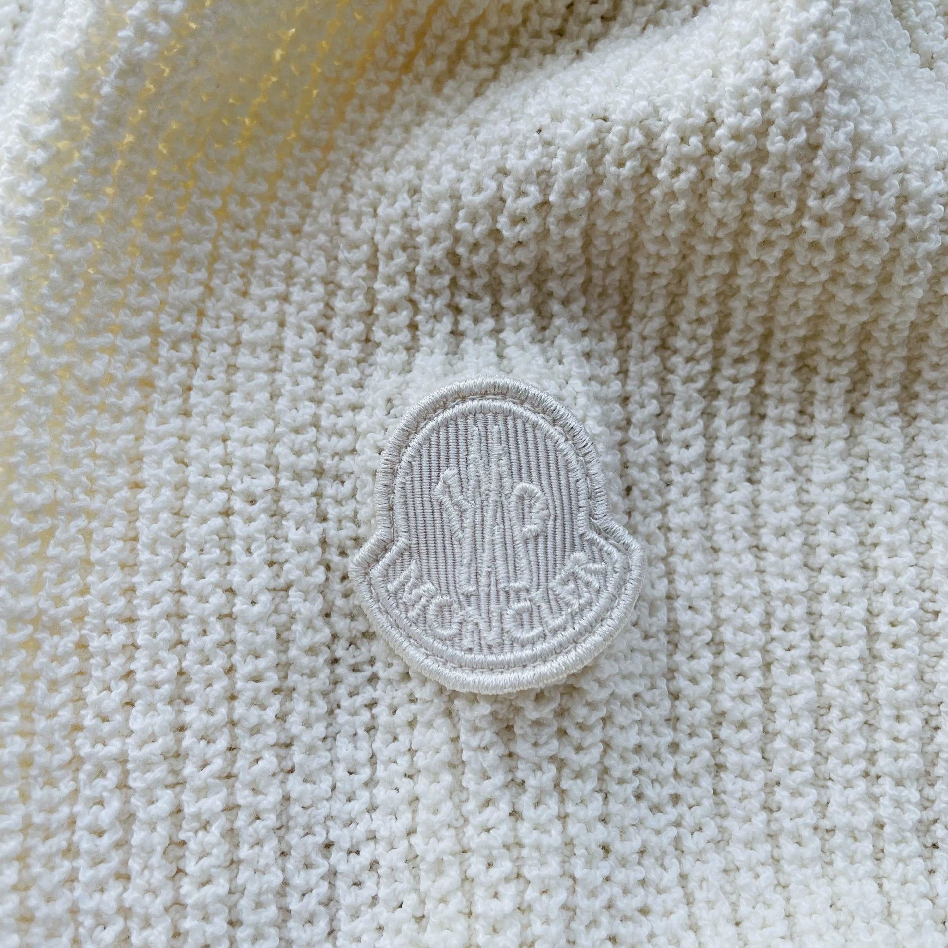 Moncler Moncler Puff Sleeve Knit Crew Neck Short Top Women's White S Size S / US 4 / IT 40 - 3 Thumbnail