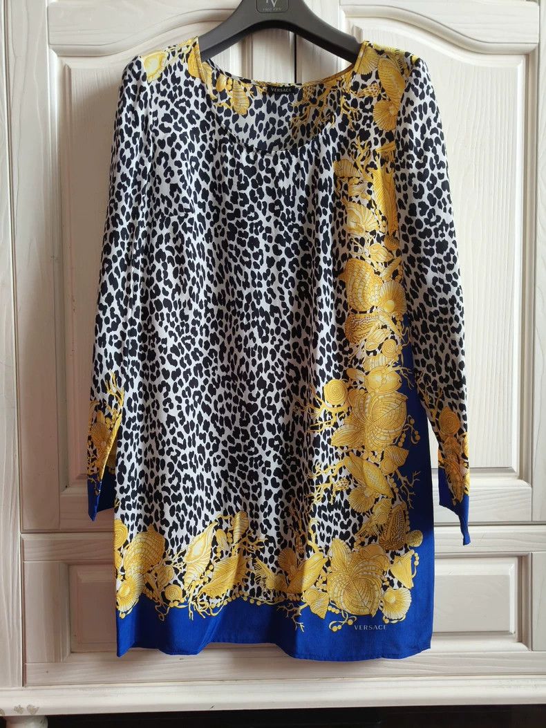 Versace Versace Leopard print silk dress Size M / US 6-8 / IT 42-44 - 2 Thumbnail