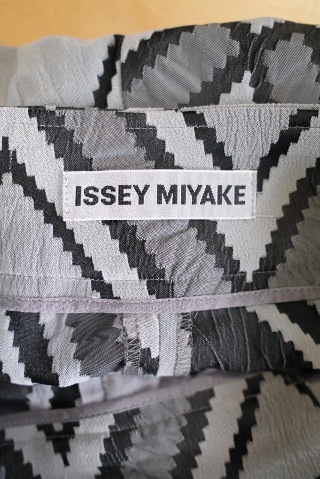 Issey Miyake 90's Issey Miyake Geometric Slim Fit Pant Size 32" / US 10 / IT 46 - 4 Thumbnail