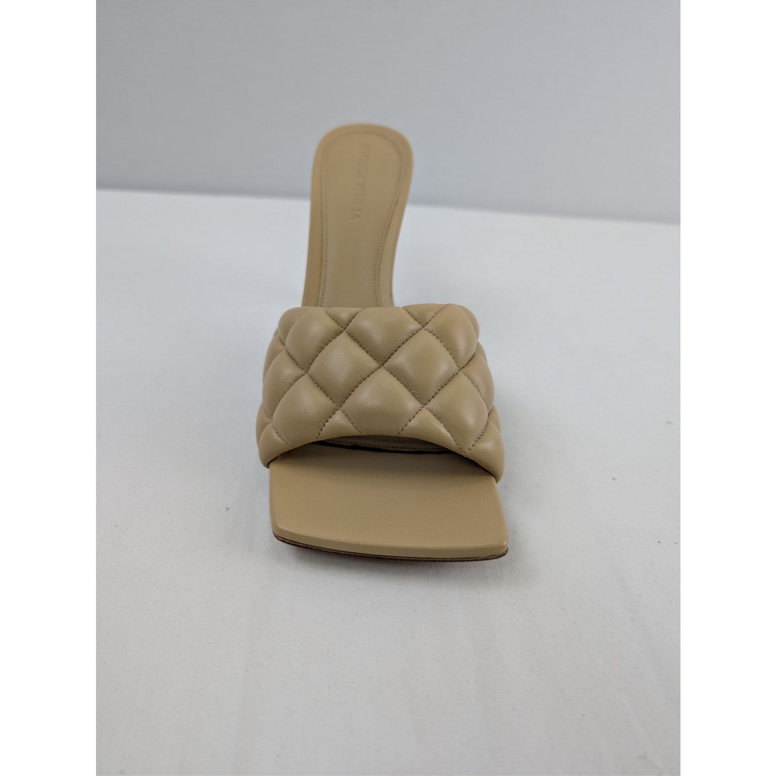 Bottega Veneta o1rshd1 Nappa Matelasse Padded Sandal in Cane Sugar Size US 9 / IT 39 - 14 Thumbnail