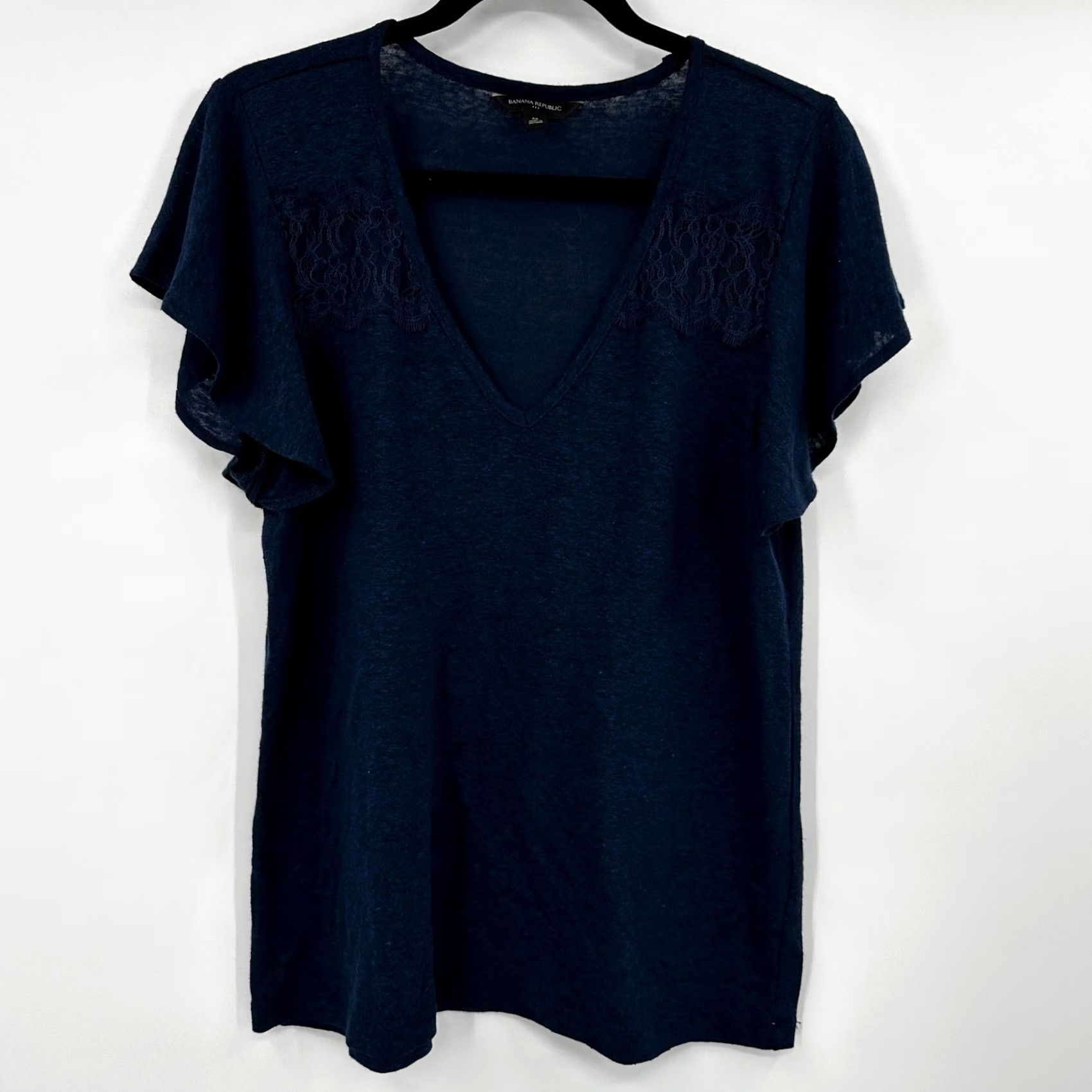 Banana Republic VINTAGE Banana Republic Navy Blue Lace Trim V-Neck Flutter Sleeve Linen Blend Top M Size M / US 6-8 / IT 42-44 - 2 Thumbnail