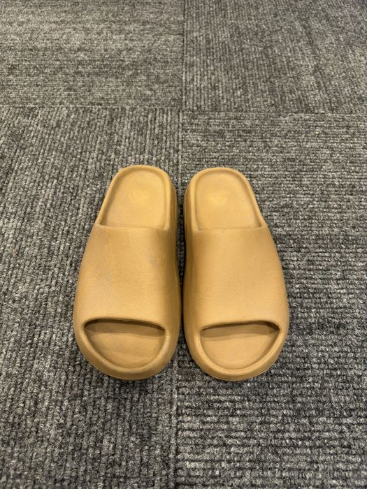 Grailed best sale yeezy slides