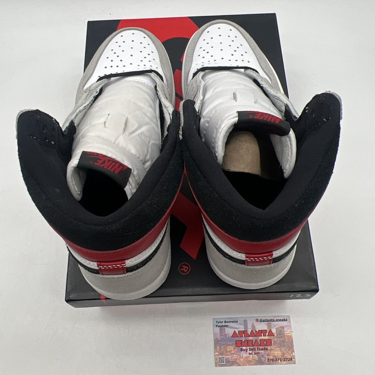Nike Air Jordan 1 high smoke grey Size US 8.5 / EU 41-42 - 7 Thumbnail
