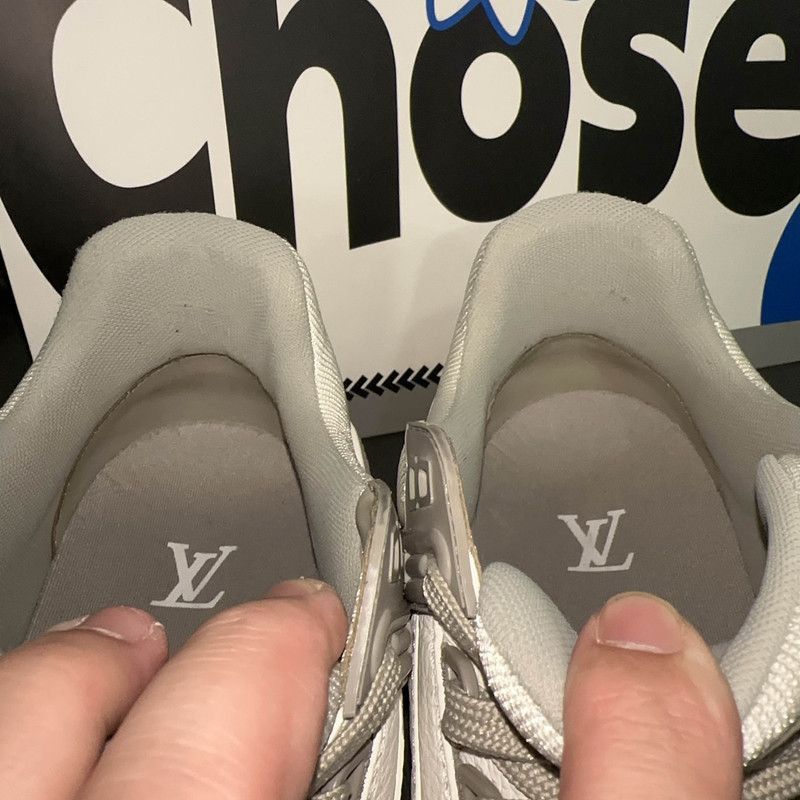 Louis Vuitton Louis Vuitton Classic Trainer Sneakers in Gray and White Size US 10 / EU 43 - 8 Thumbnail