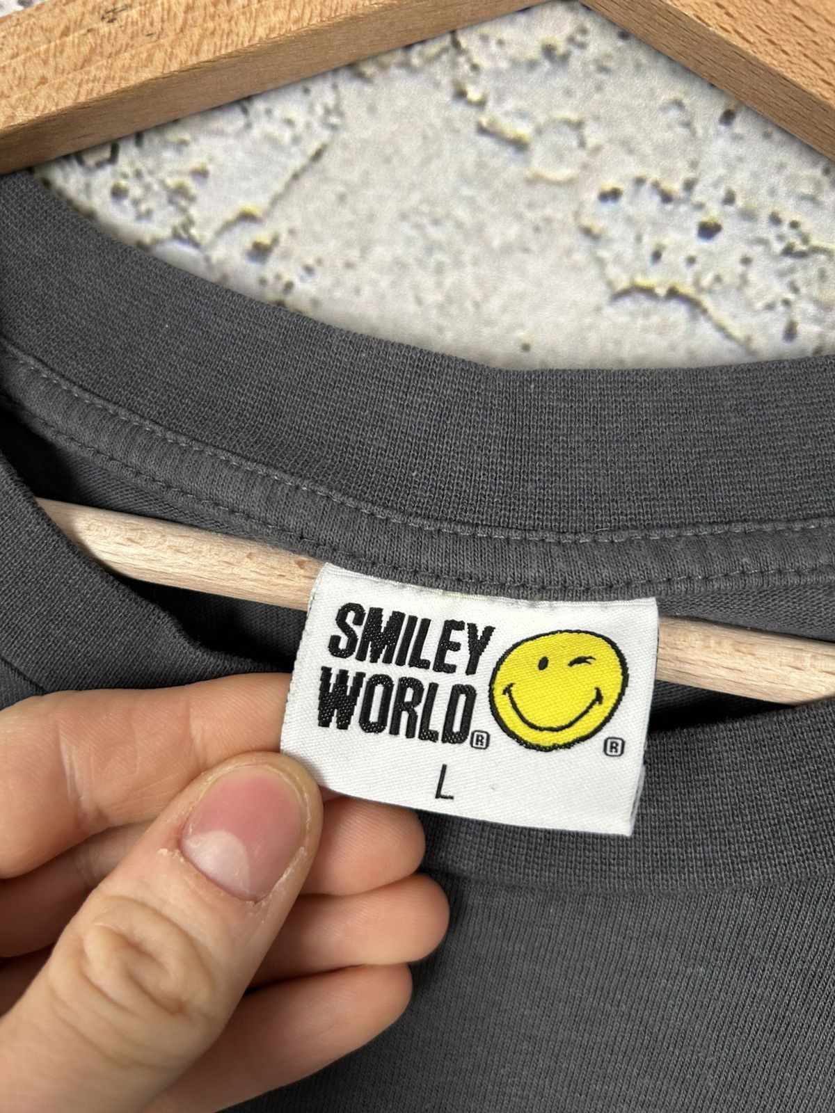 Other Smiley World Graphic Tee Streetwear Hype Size US L / EU 52-54 / 3 - 7 Thumbnail