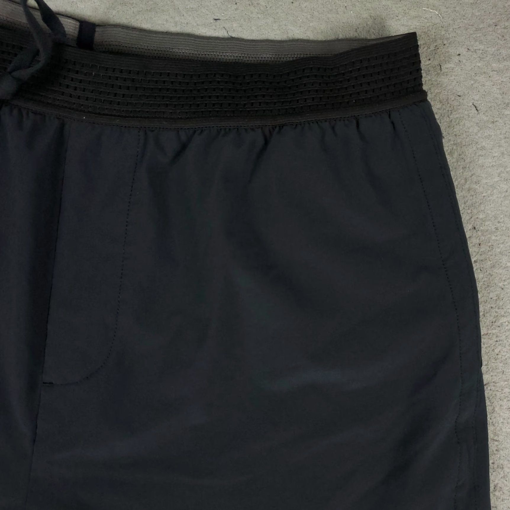 Rhone Rhone Mens Large Black Linerless Active Training Shorts Lace Tie Stretch Size US 33 - 3 Thumbnail