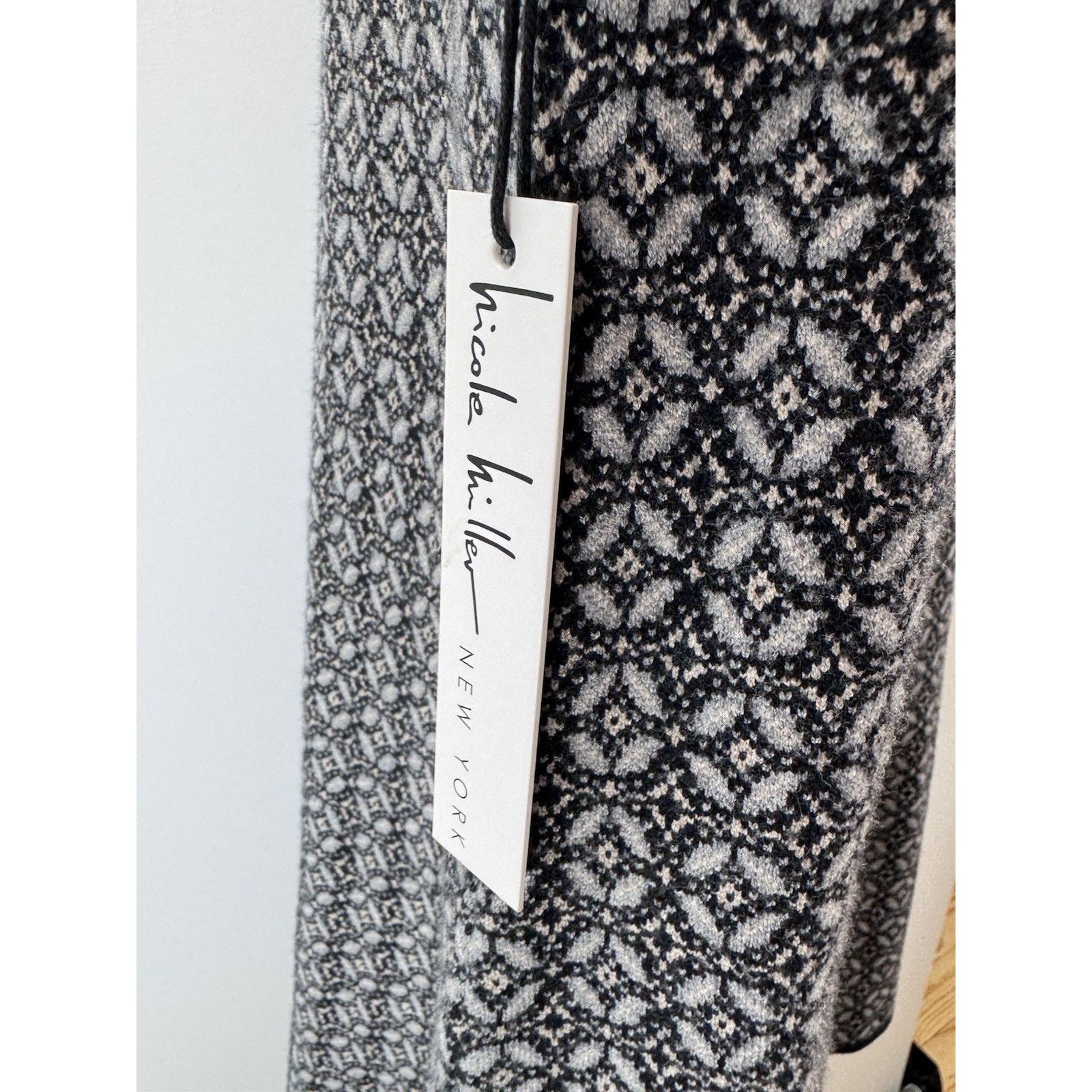 Nicole Miller Nicole Miller Geo Print Black White Sweater Dress Size S NWT Size S / US 4 / IT 40 - 4 Thumbnail