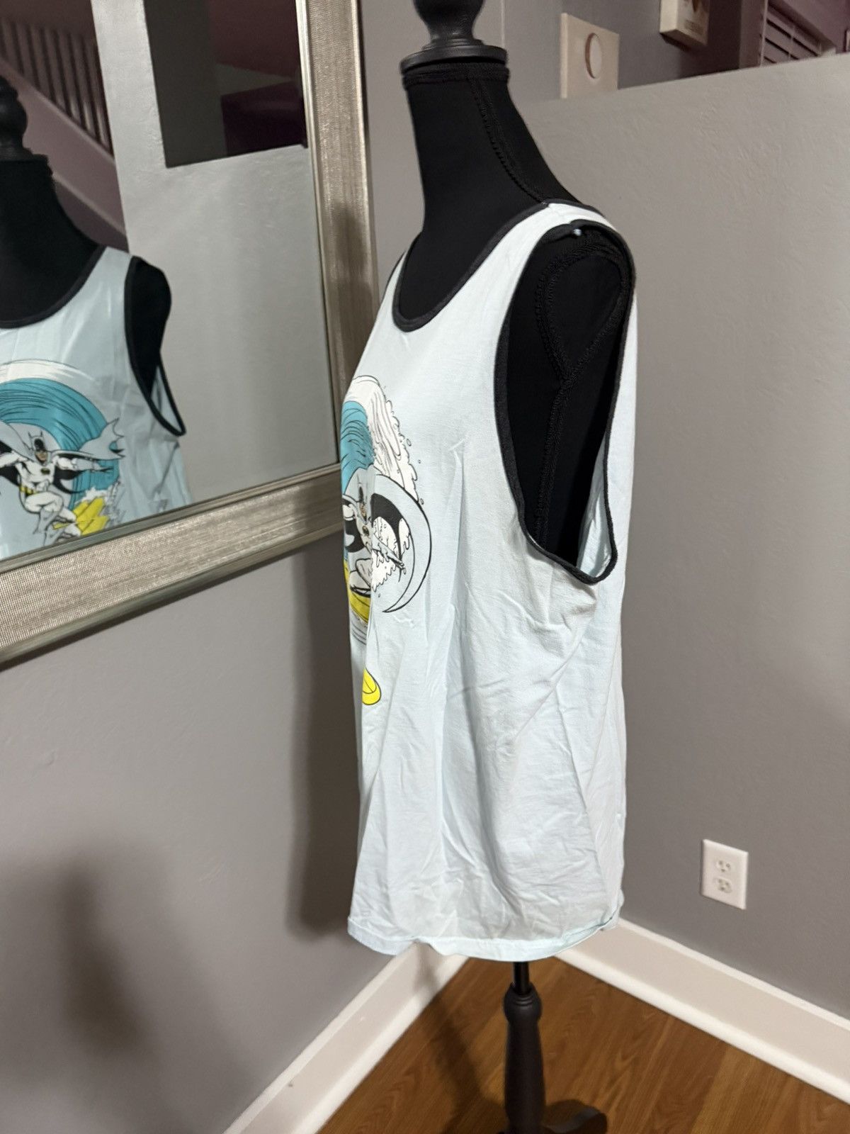 DC Comics DC Comics Surfing Batman Print Tank Top Size XL. Size US XL / EU 56 / 4 - 2 Thumbnail