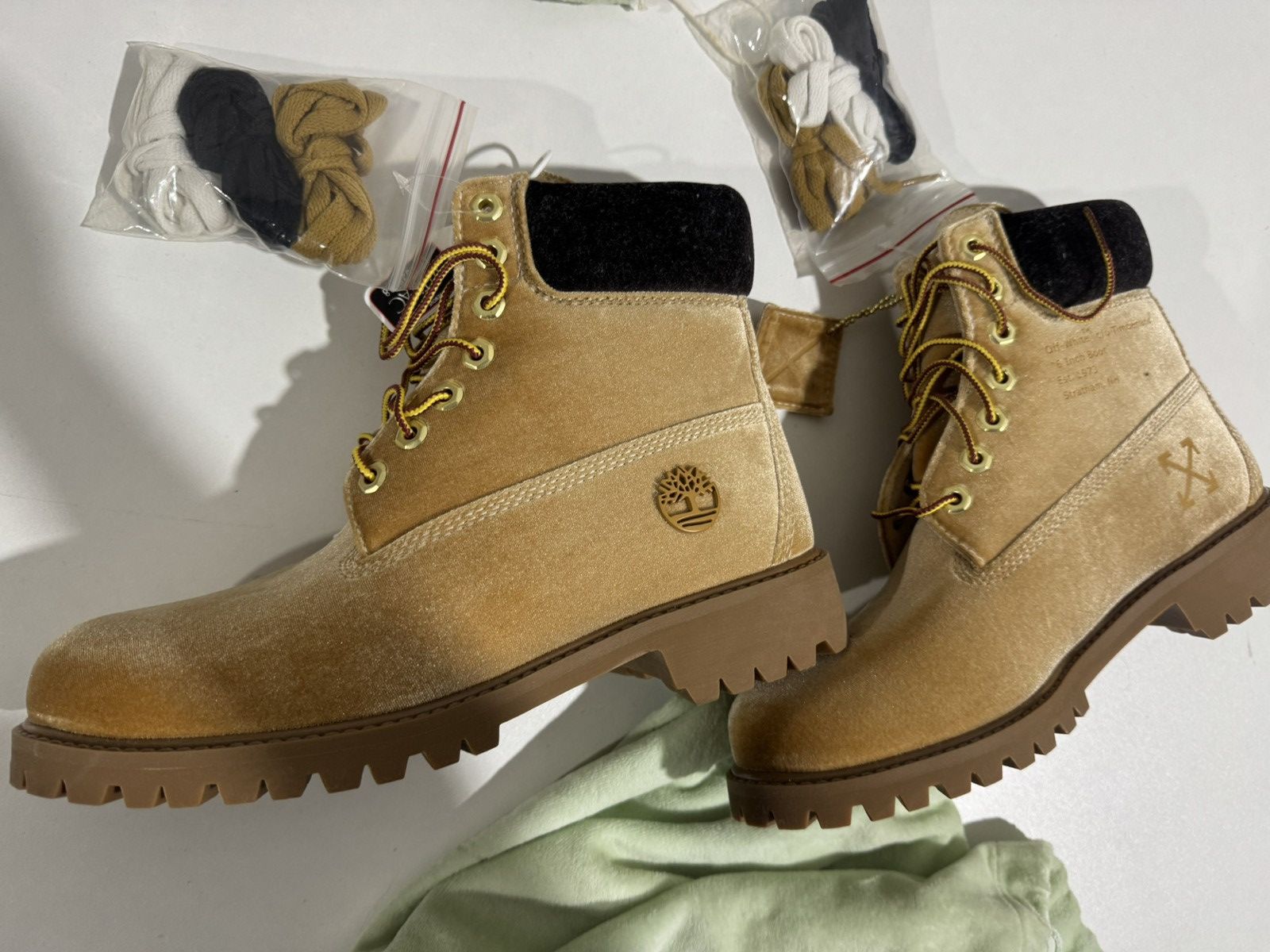 Off-White × Timberland Timberland 6” boot wheat velvet Size US 7.5 / EU 40-41 - 2 Thumbnail