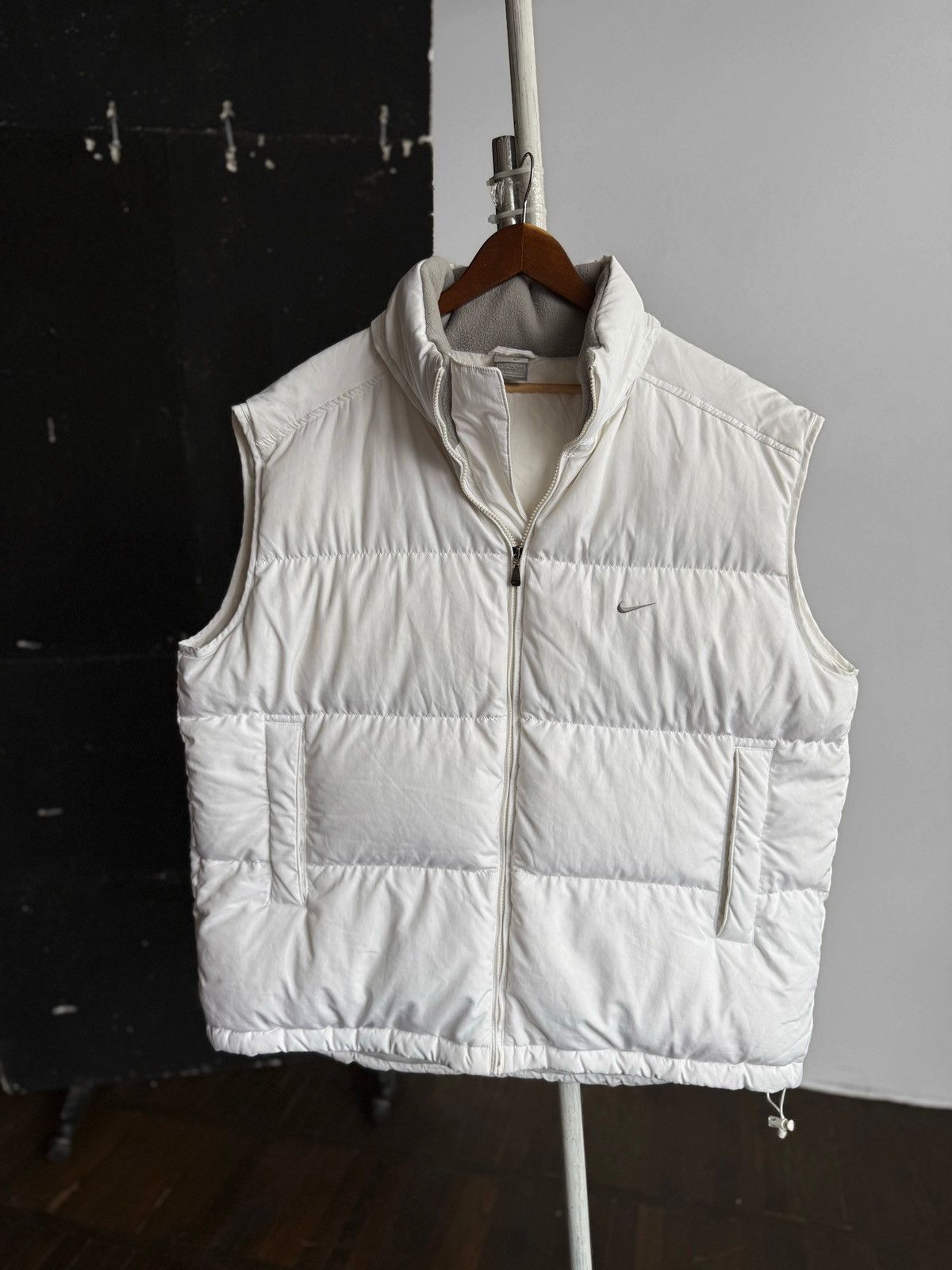 Nike Nike Mens Vintage White Small Swoosh Logo Puffer Vest Jacket Size US XXL / EU 58 / 5 - 1 Thumbnail