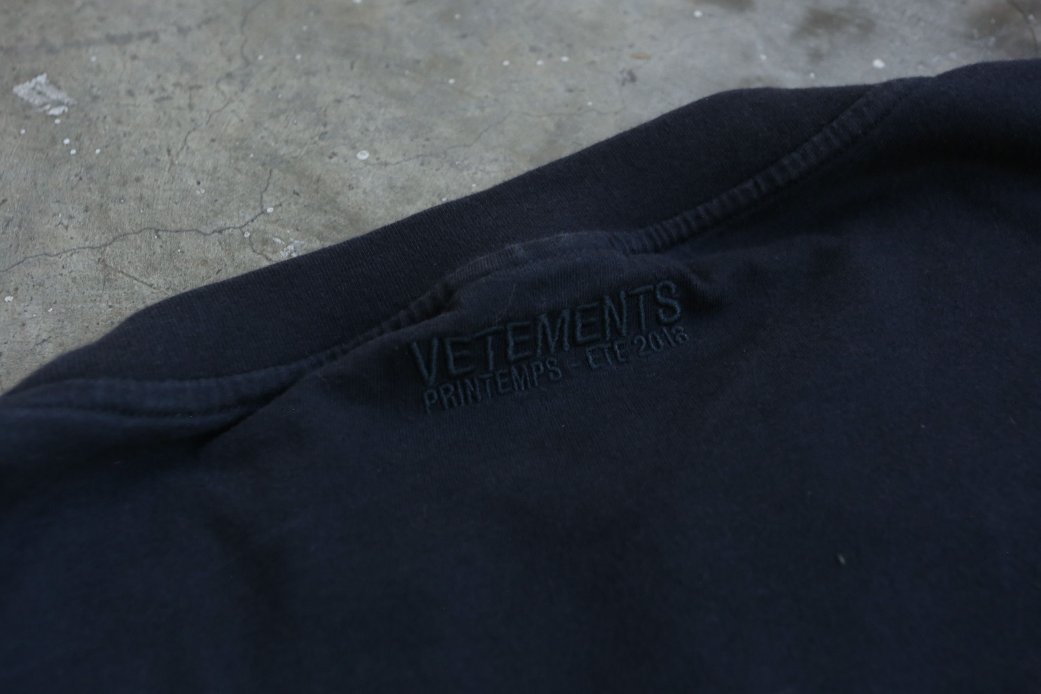 Vetements Vetements - S/S 18 - Cut-Out Sweater Size US L / EU 52-54 / 3 - 6 Thumbnail