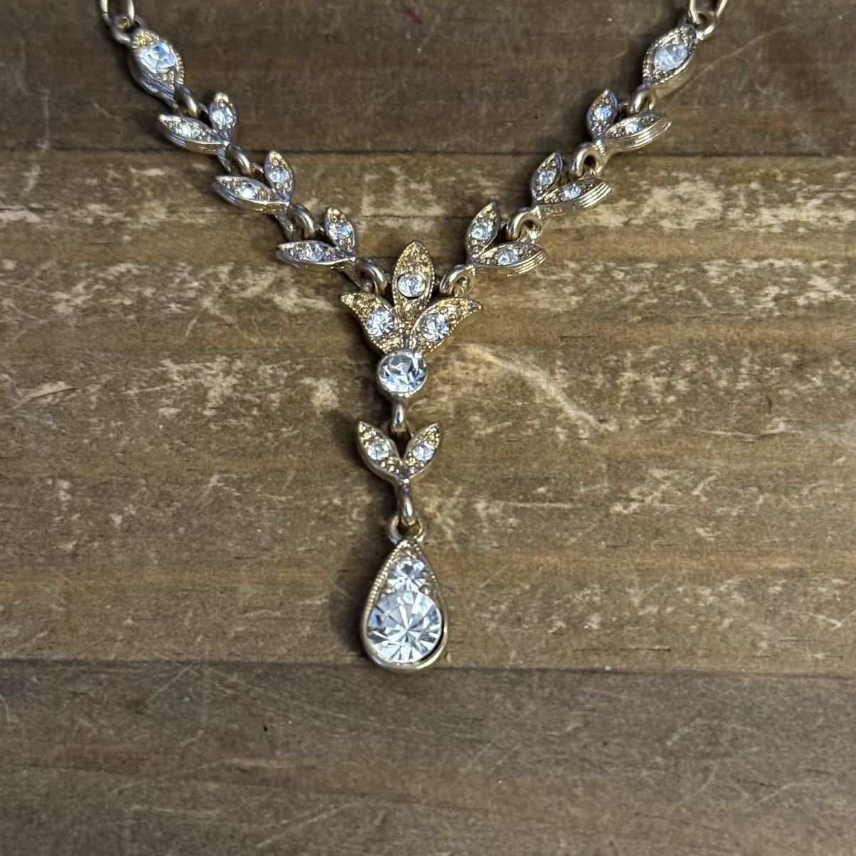 Other Downton Abbey gold tone crystal vine necklace Size ONE SIZE - 4 Thumbnail