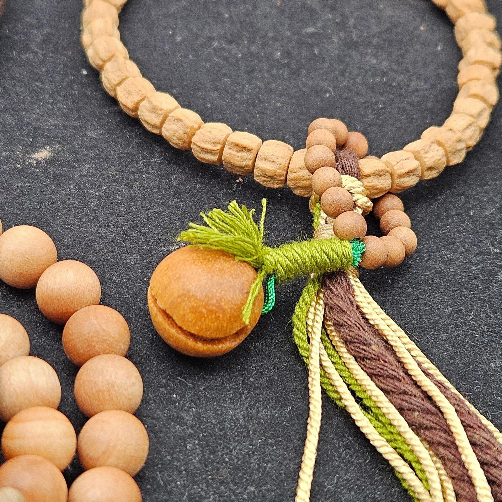 Other WOOD BEADED BRACELET LOT MALA PRAYER STYLE STRETCH TASSEL Size ONE SIZE - 4 Thumbnail