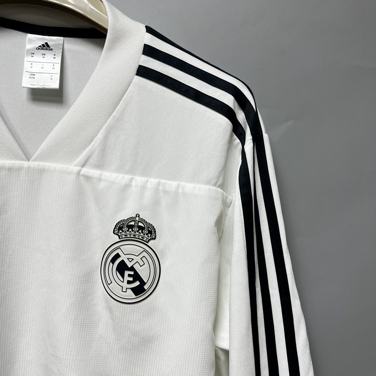 Adidas Adidas F.C Real Madrid Long Sleeve T Shirt sweatshirt white Size US M / EU 48-50 / 2 - 6 Thumbnail