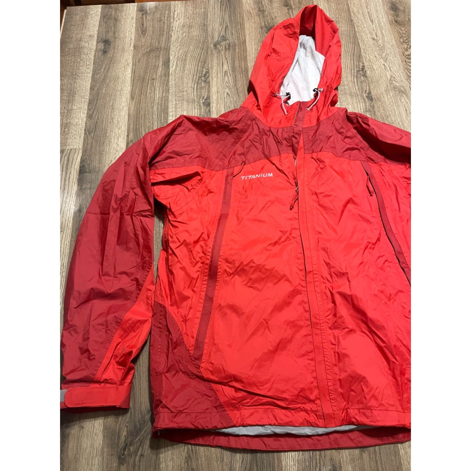 Vintage Columbia Hoodie, Men's Size Large, Red, Full Zip, Windbreaker, Titanium, Regular Fit, 3-Season, Windbreaker, Titanium Size US L / EU 52-54 / 3 - 3 Thumbnail