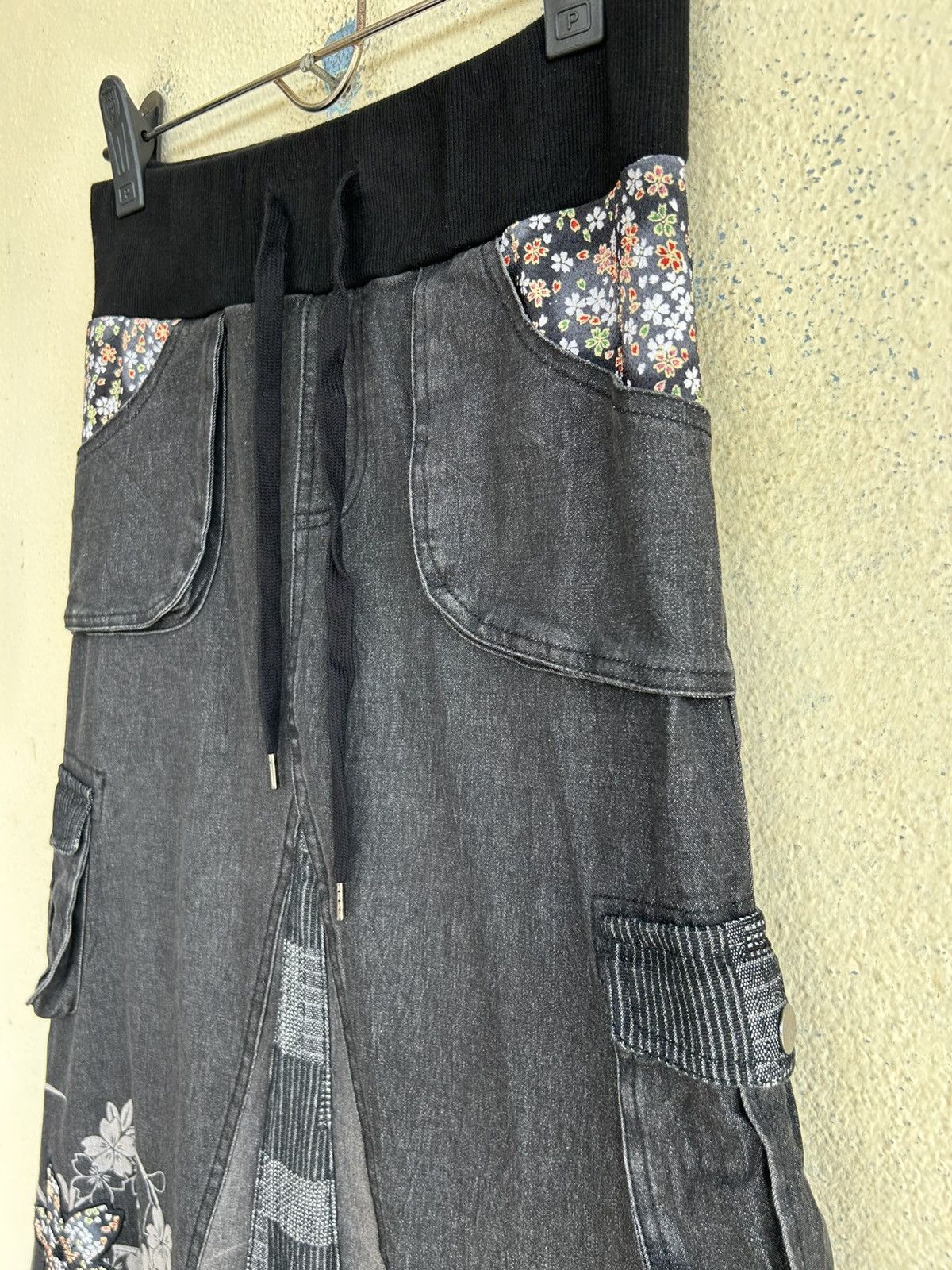 Japanese Brand Karakuri Tamashii Floral Strechable Denim Skirt Size 24" / US 00 / IT 34 - 6 Thumbnail