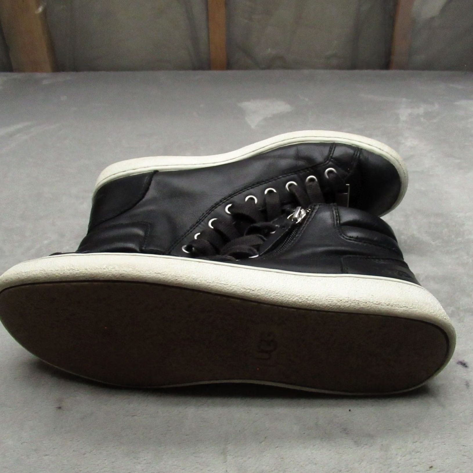Ugg UGG Womens Sneaker Black Leather High Top Zip Outdoor Casual 8 US 39.5 EU Women Lace Up Ankle Padding Comfort Size M / US 6-8 / IT 42-44 - 5 Thumbnail