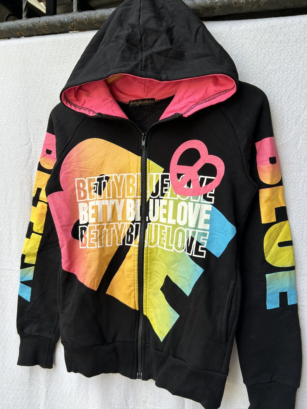 Other Betty blue love rainbow collor hoodie Ifsixwasnine LGB Size US S / EU 44-46 / 1 - 4 Thumbnail