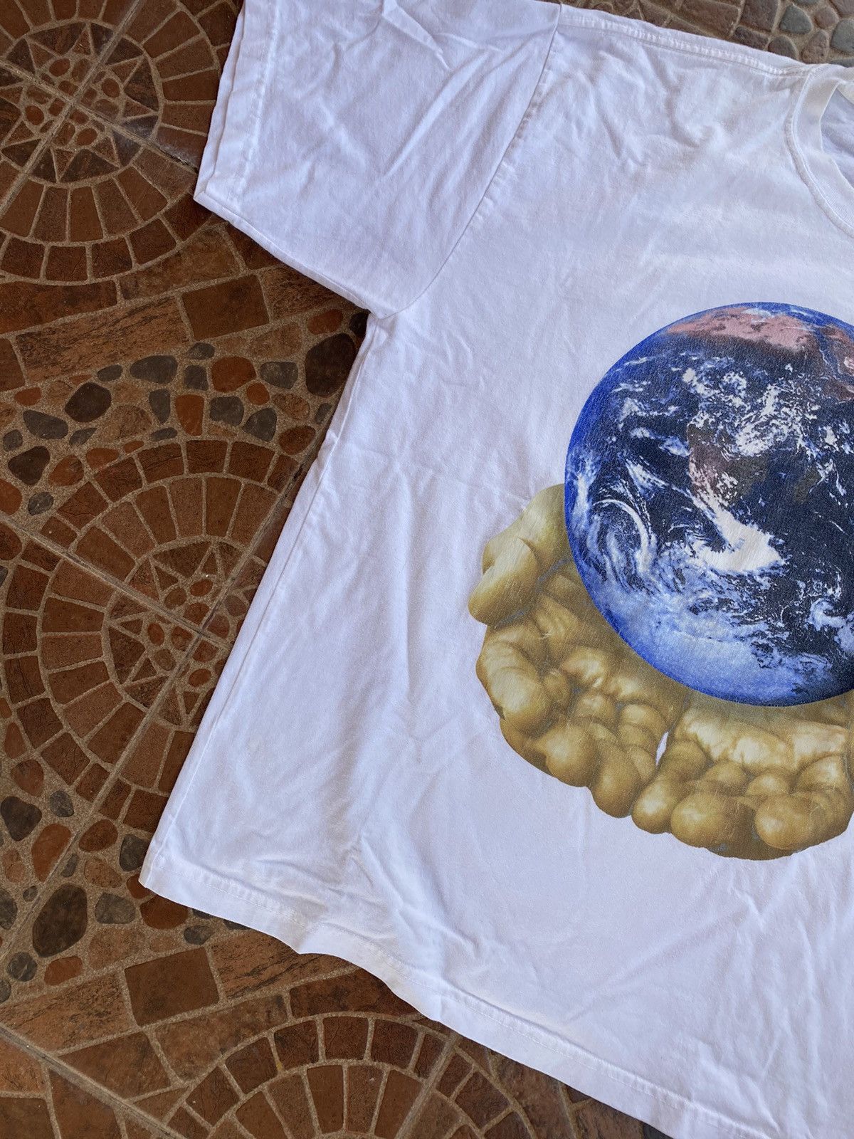 Obey × Vintage Obey Our Planet Is In Your Hands T-Shirt Size US XXL / EU 58 / 5 - 4 Thumbnail