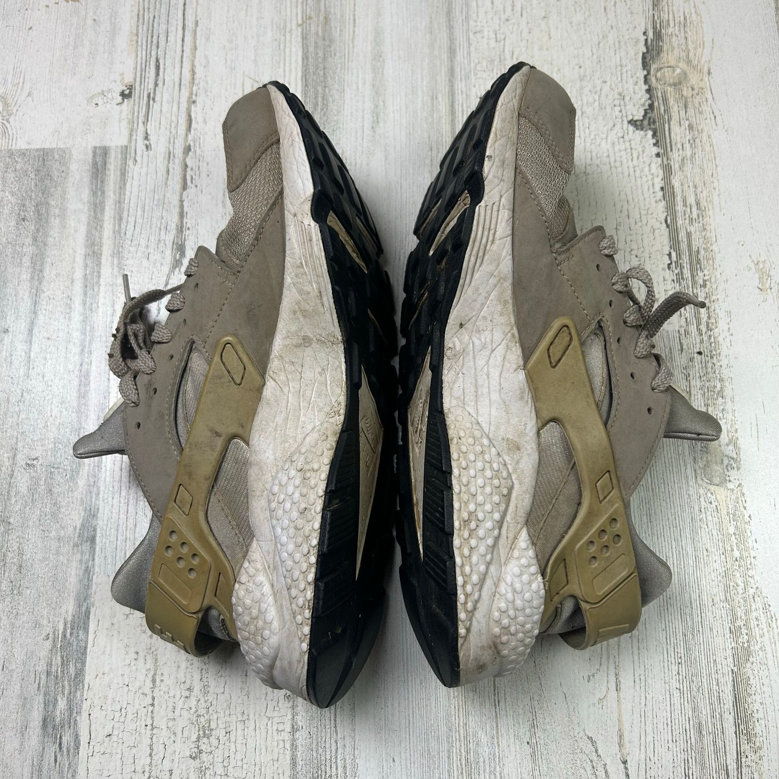 Nike Nike Air Huarache Men's Gray Tan Shoes Size 10.5 318429-040 Size US 10.5 / EU 43-44 - 4 Thumbnail