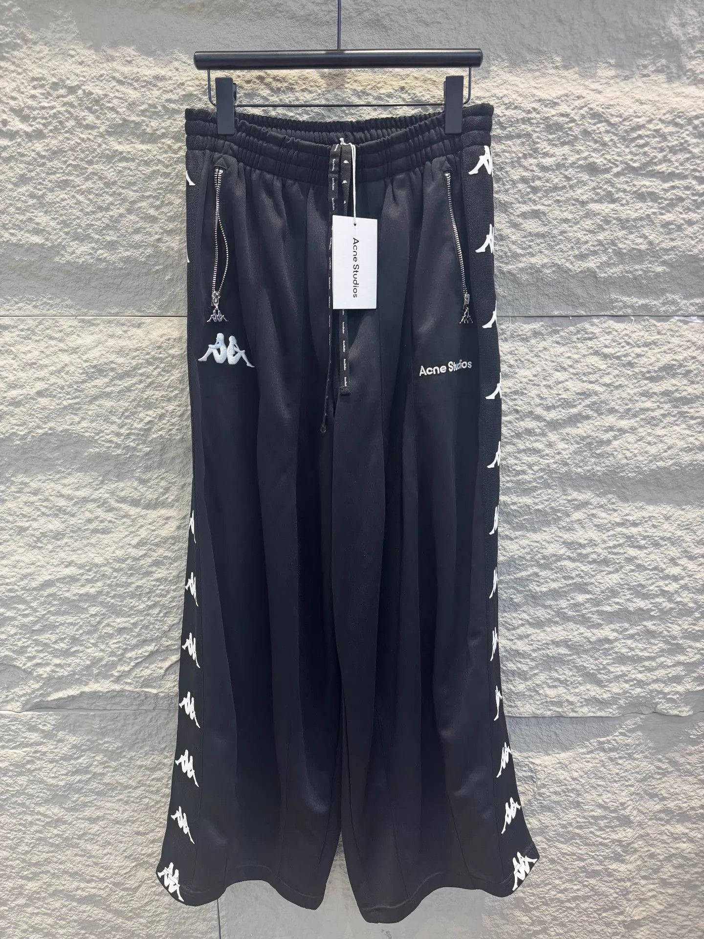 Acne Studios Acne Studios x Kappa Black Logo Tape Loose Pants S NWT Size US 30 / EU 46 - 1 Thumbnail
