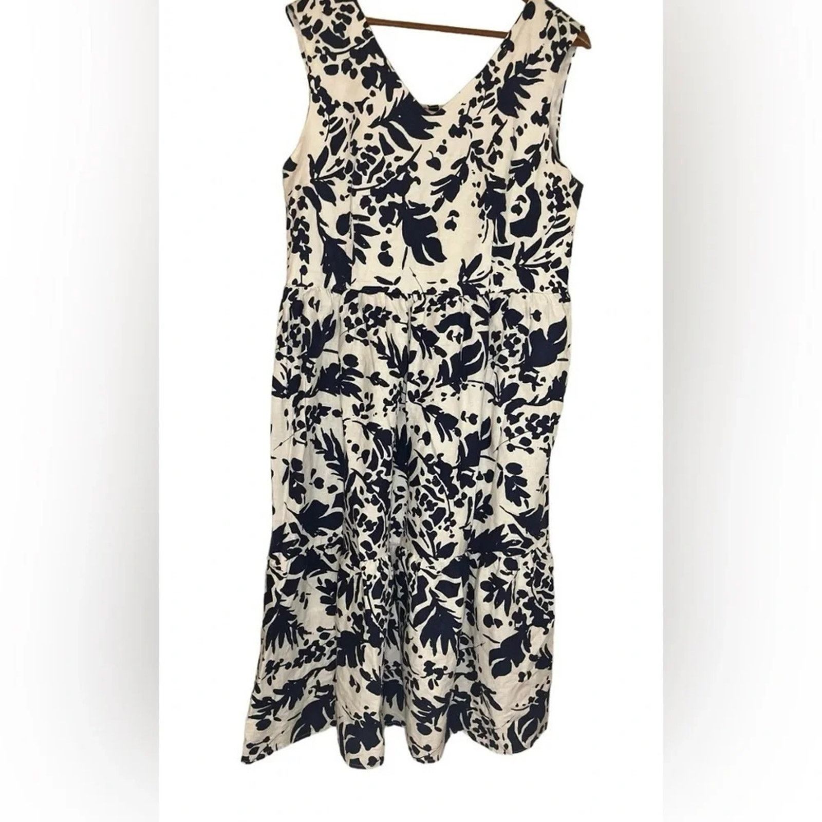 black lace tube dress Eyelet – TandyWear Color:Flower Model is 5’7 and Oldham Photos in the New