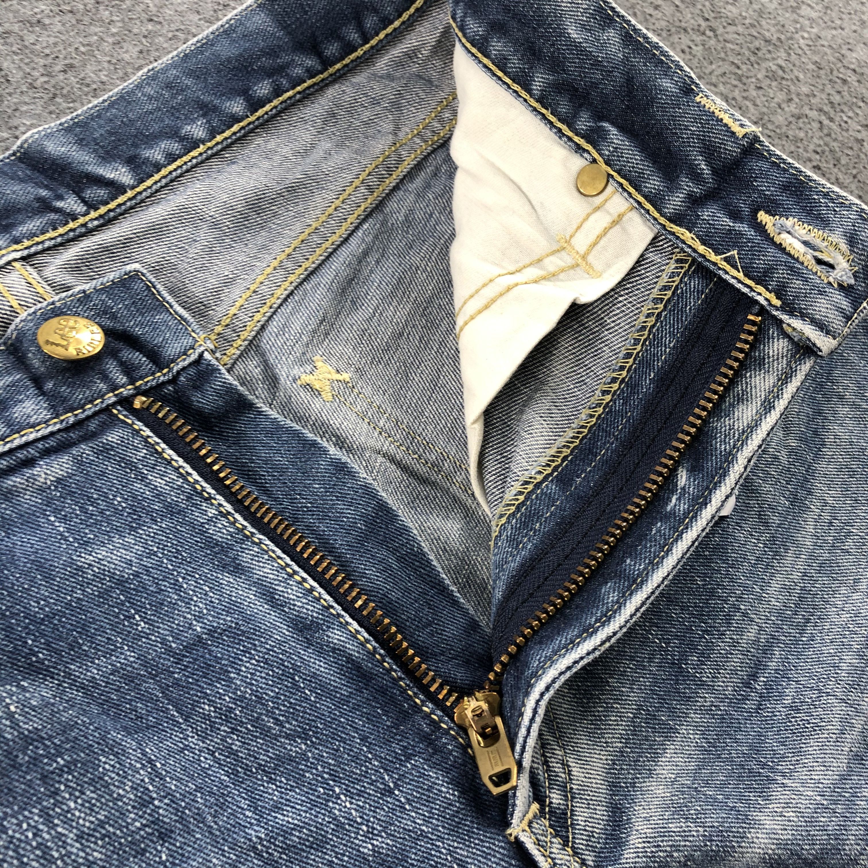 Lee × Vintage Vintage Blue Wash Lee Flare Jeans-JM1910 Size US 26 / EU 42 - 7 Thumbnail