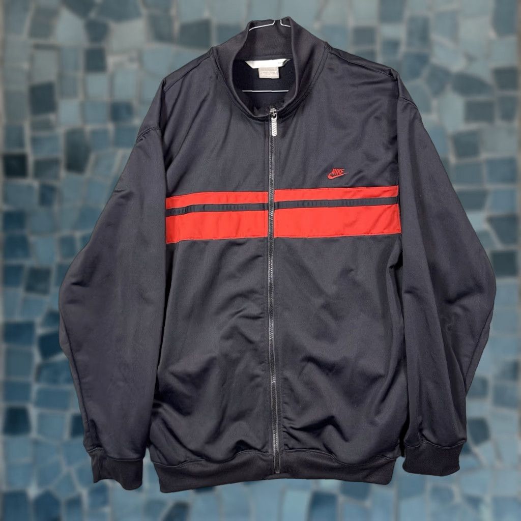 Nike VINTAGE Nike Track Jacket Men L Windbreaker Full Zip Y2K 90s Red Shirt Mens Casua Size US L / EU 52-54 / 3 - 1 Thumbnail