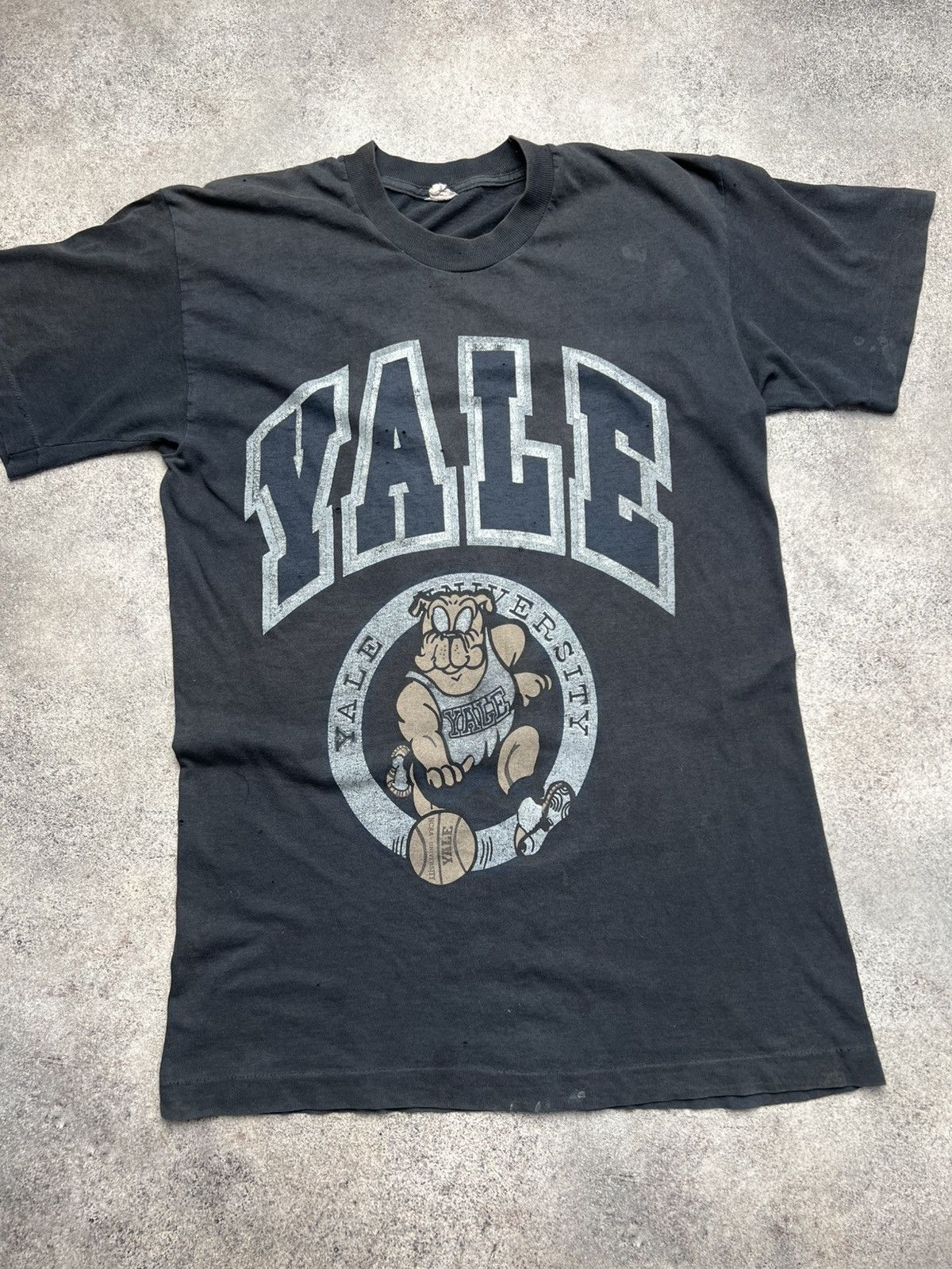 Vintage YALE American University trashed t shirt Size US M / EU 48-50 / 2 - 2 Thumbnail