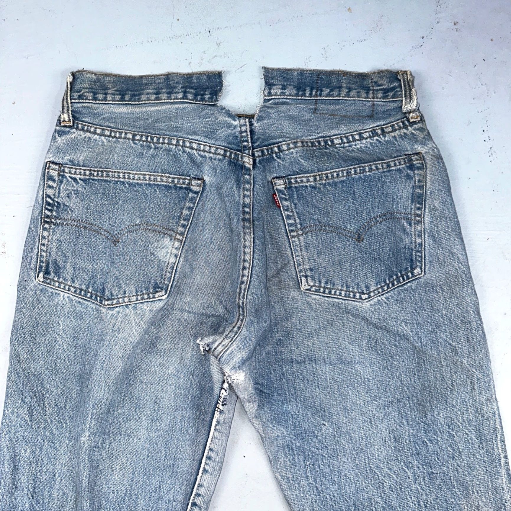 Levi's VINTAGE Levi's 501 XX Jeans 32x34 Light Blue Denim Straight Boot Cut USA 80s 90s Men Size US 32 / EU 48 - 6 Thumbnail