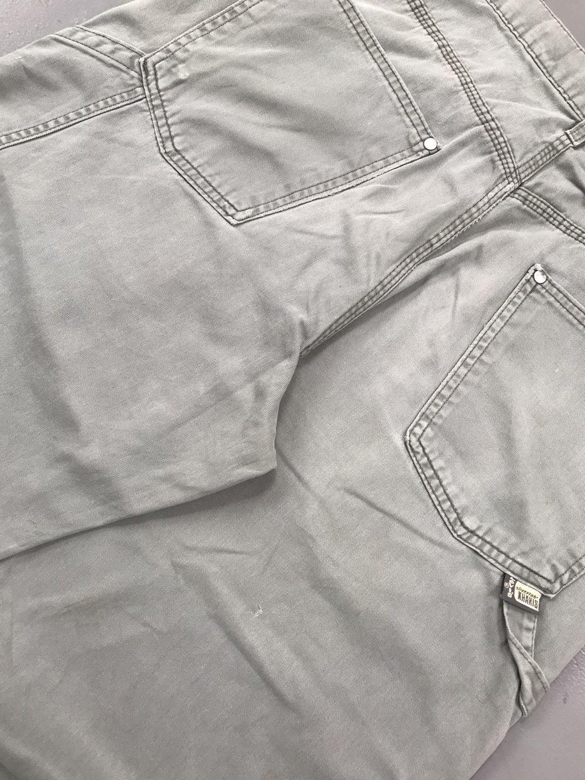 Levi's × Levi's Vintage Clothing 90s vintage Levi’s silver tab khakhi carpenter denim Size US 35 - 11 Thumbnail