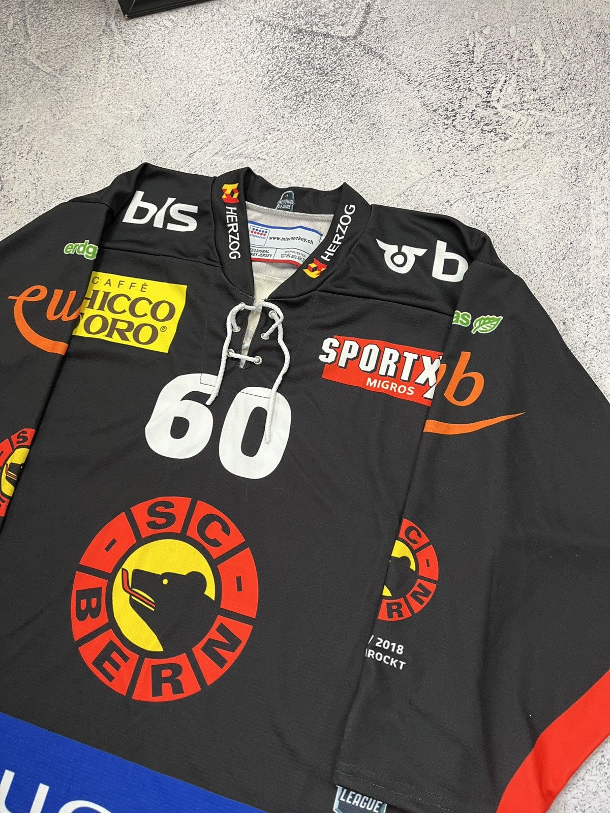 NHL SC Bern Ice Hockey Jersey #60 Zeller NHL Team Signed Rare Size US L / EU 52-54 / 3 - 3 Thumbnail